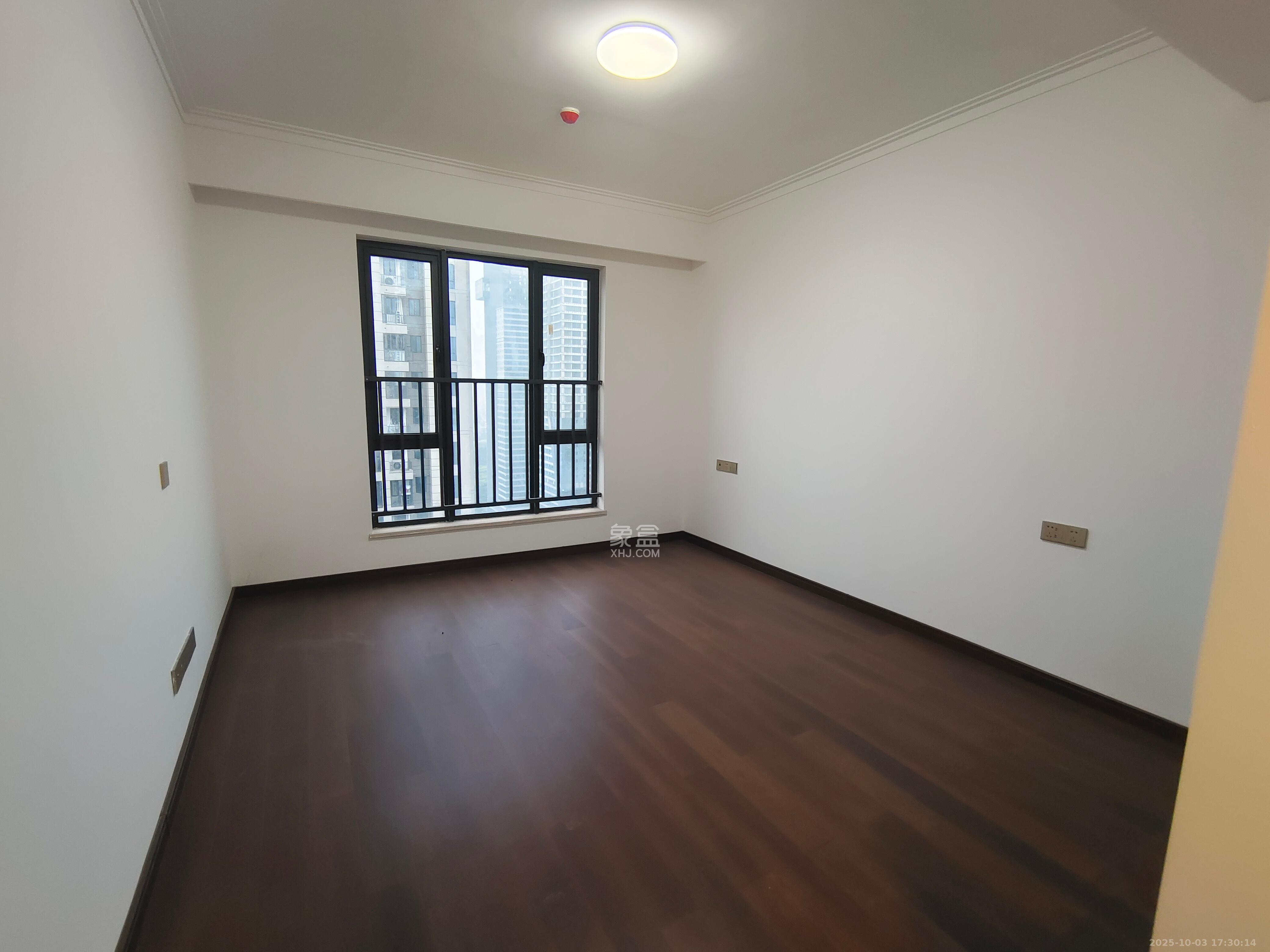 绿地长沙城际空间站（绿地新里佳苑）  4室2厅2卫    3400.0元/月室内图