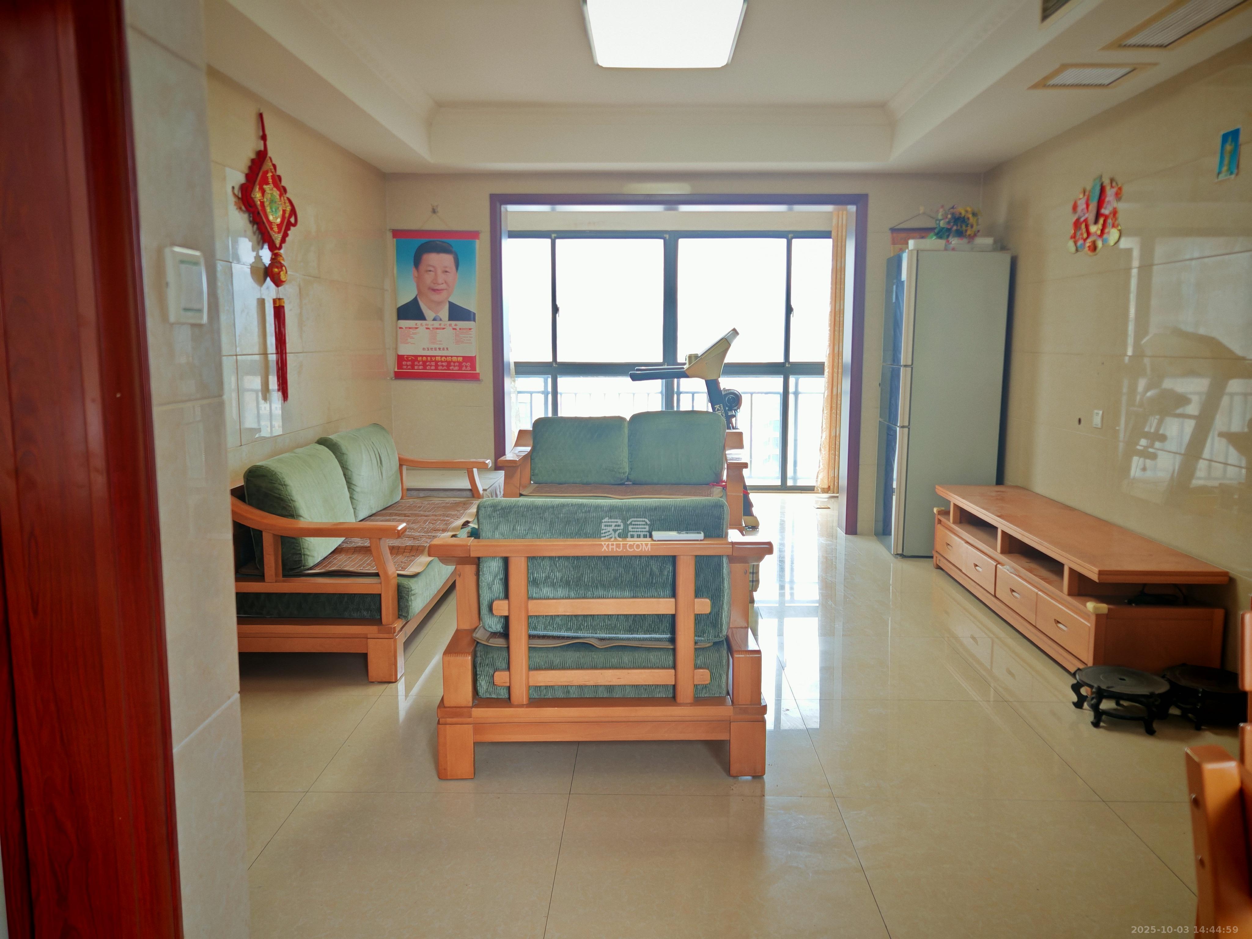 莱茵城  3室2厅2卫    2300.0元/月室内图