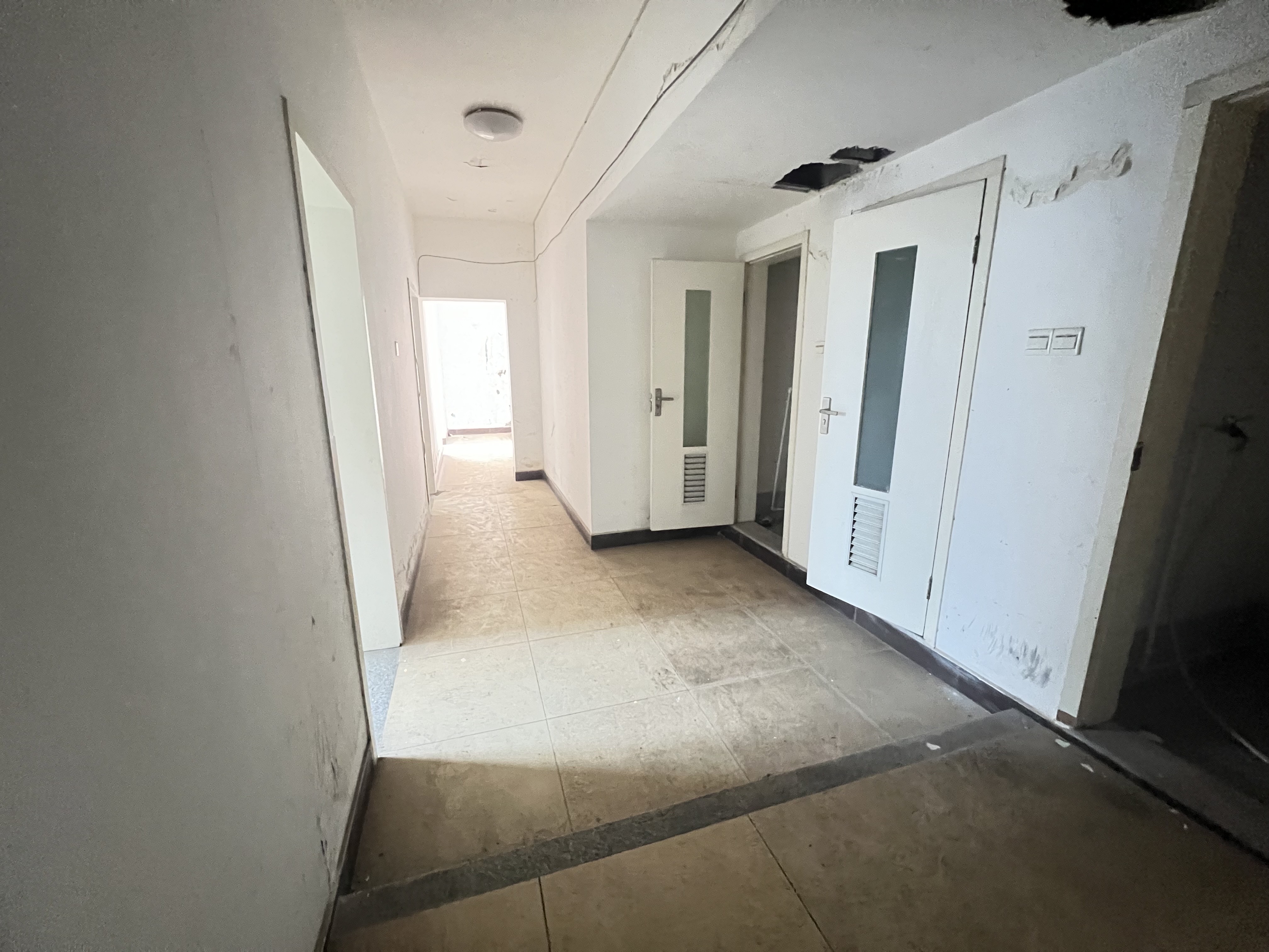 城中城  5室2厅2卫    2600.0元/月室内图