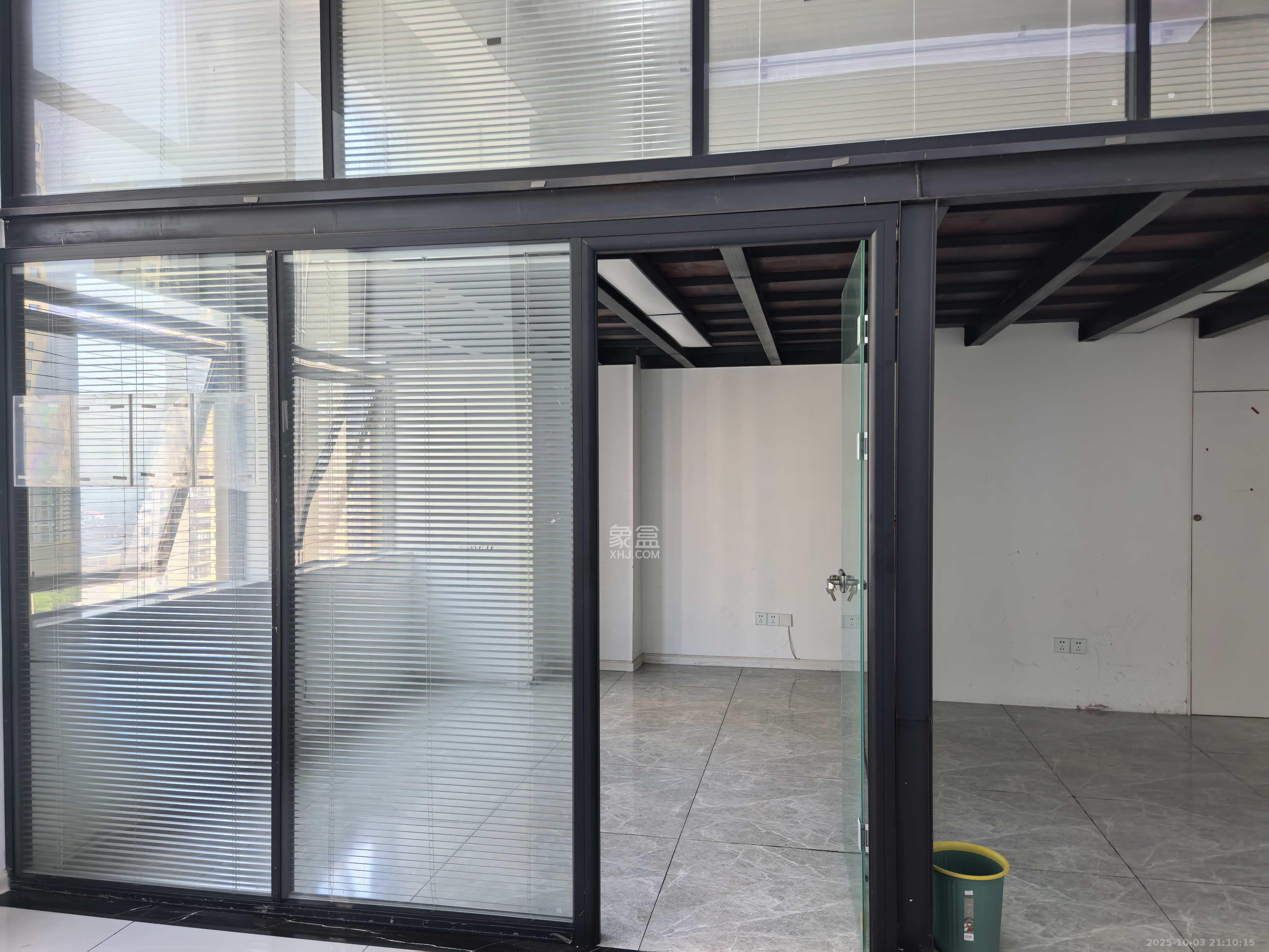 华润置地广场二期 1室1厅1卫 4500.0元/月 华润置地广场二期 1室1厅1卫 4500.0元/月室内图