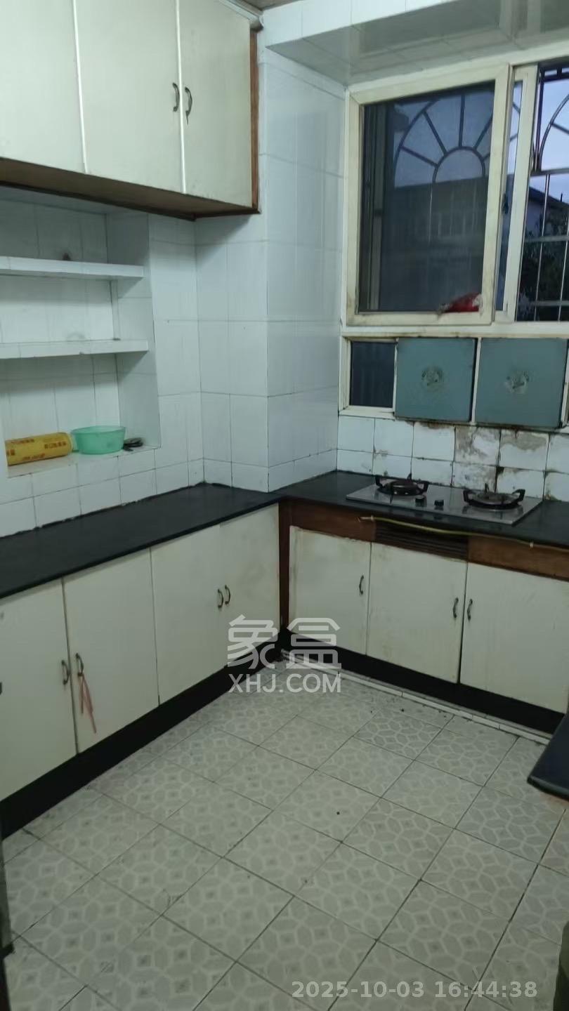 航天大院  3室2厅1卫    2300.0元/月室内图