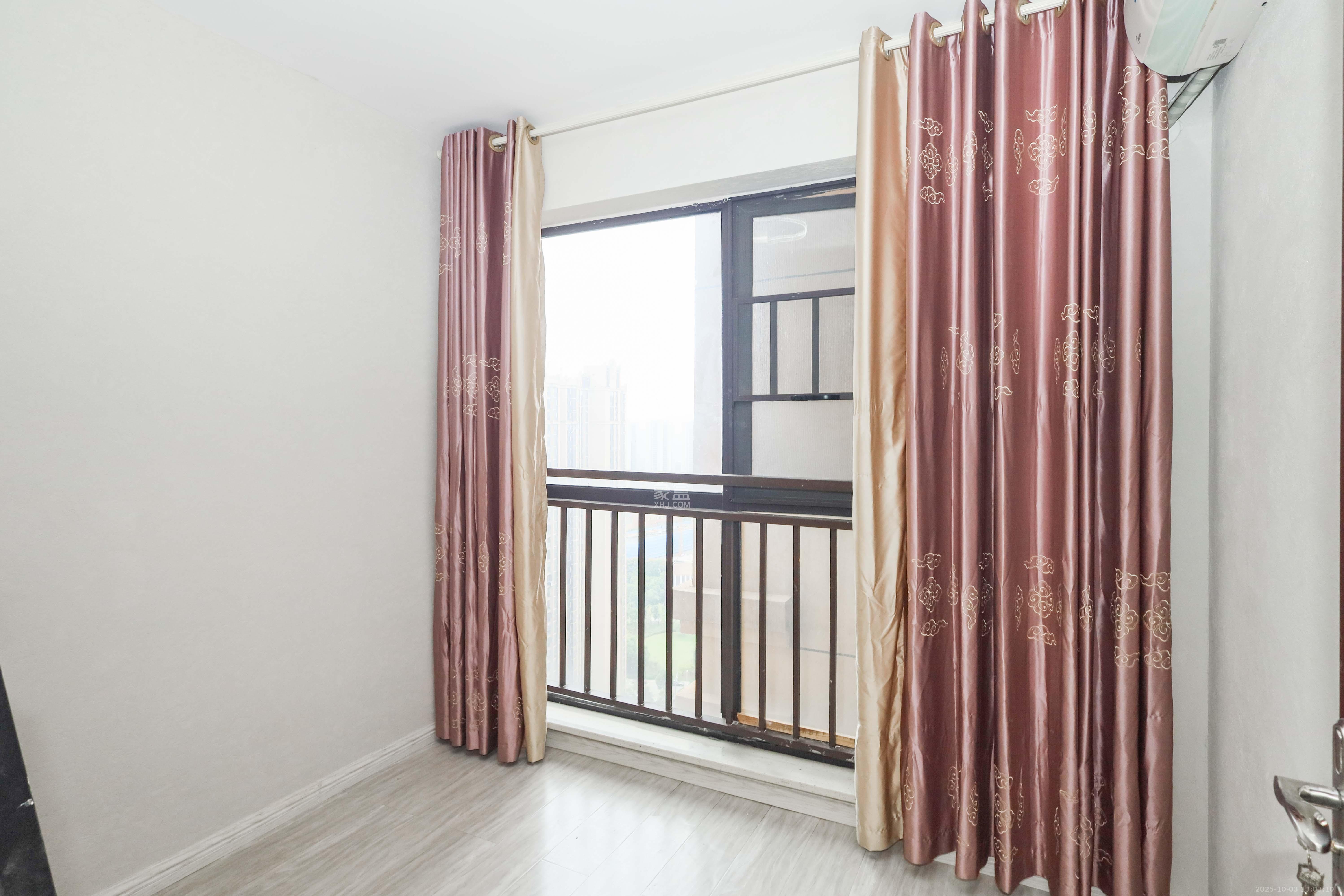 梅溪鑫苑名家 3室2厅1卫 82.0万 梅溪鑫苑名家 3室2厅1卫 82.0万卧室