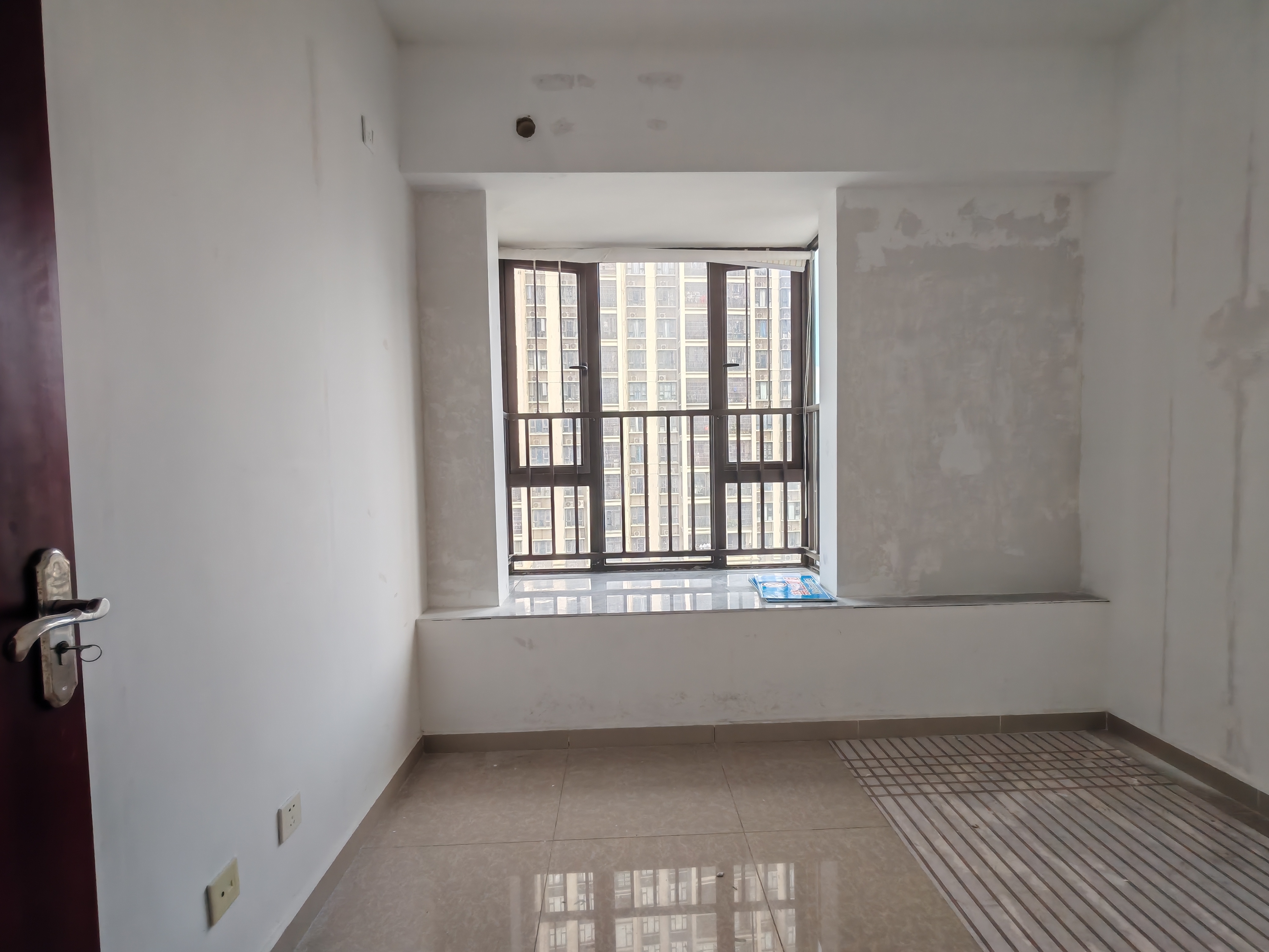 中交怡湖雅苑 4室2厅2卫 3200.0元/月 中交怡湖雅苑 4室2厅2卫 3200.0元/月室内图