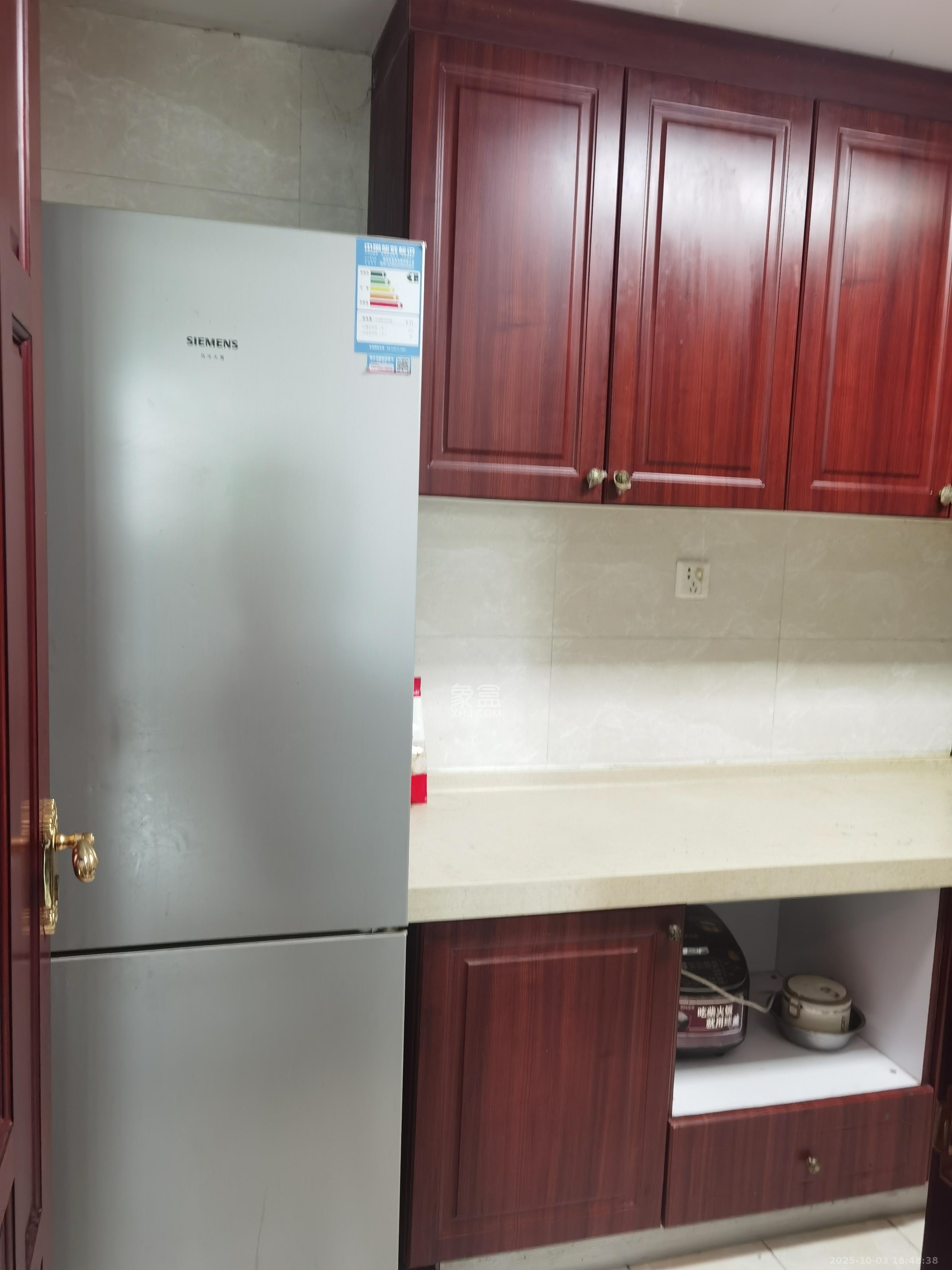 恒大御景湾 3室2厅1卫 3300.0元/月 恒大御景湾 3室2厅1卫 3300.0元/月室内图