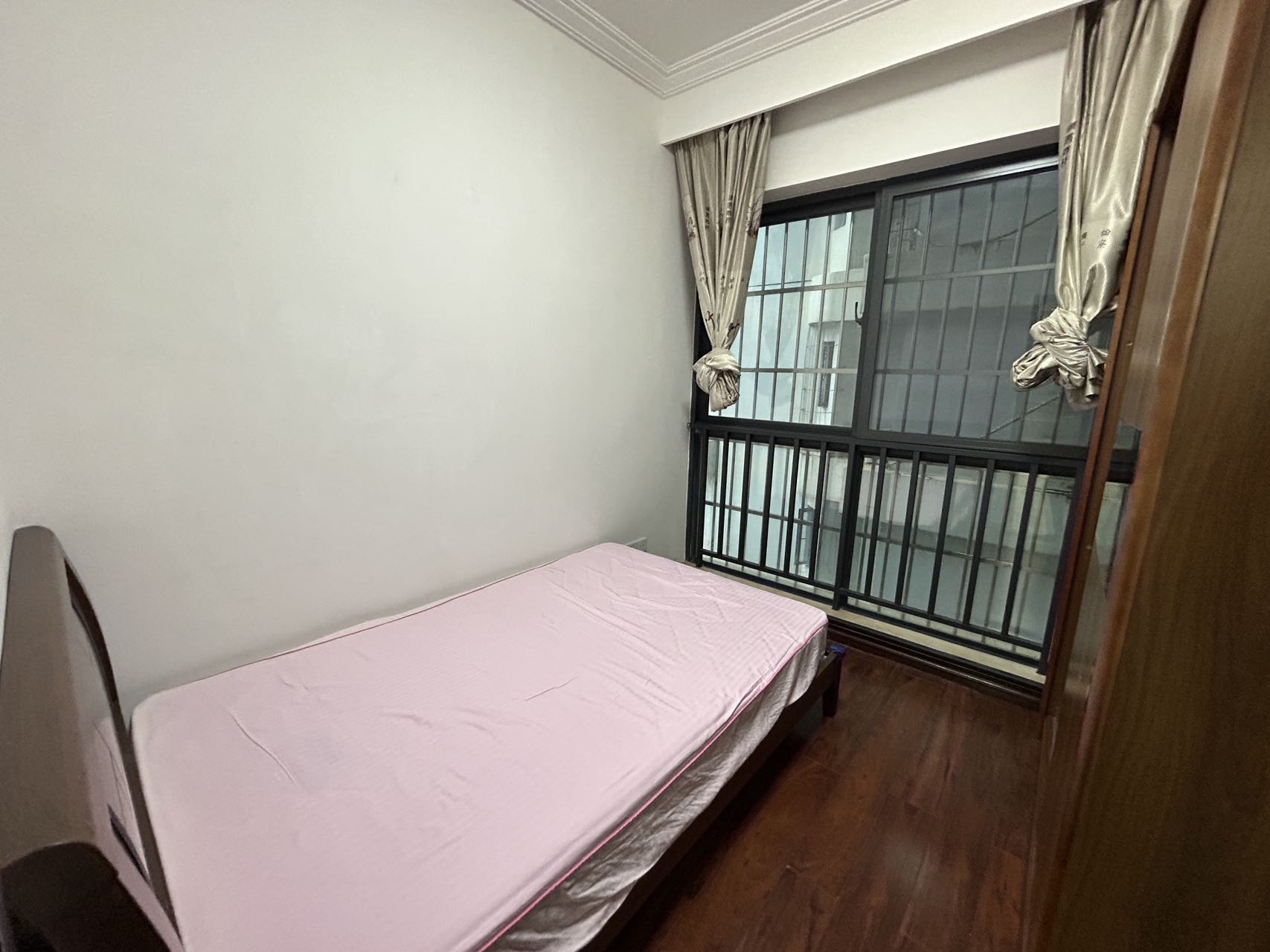 椰岛广场 1室0厅0卫 3800.0元/月 椰岛广场 1室0厅0卫 3800.0元/月室内图