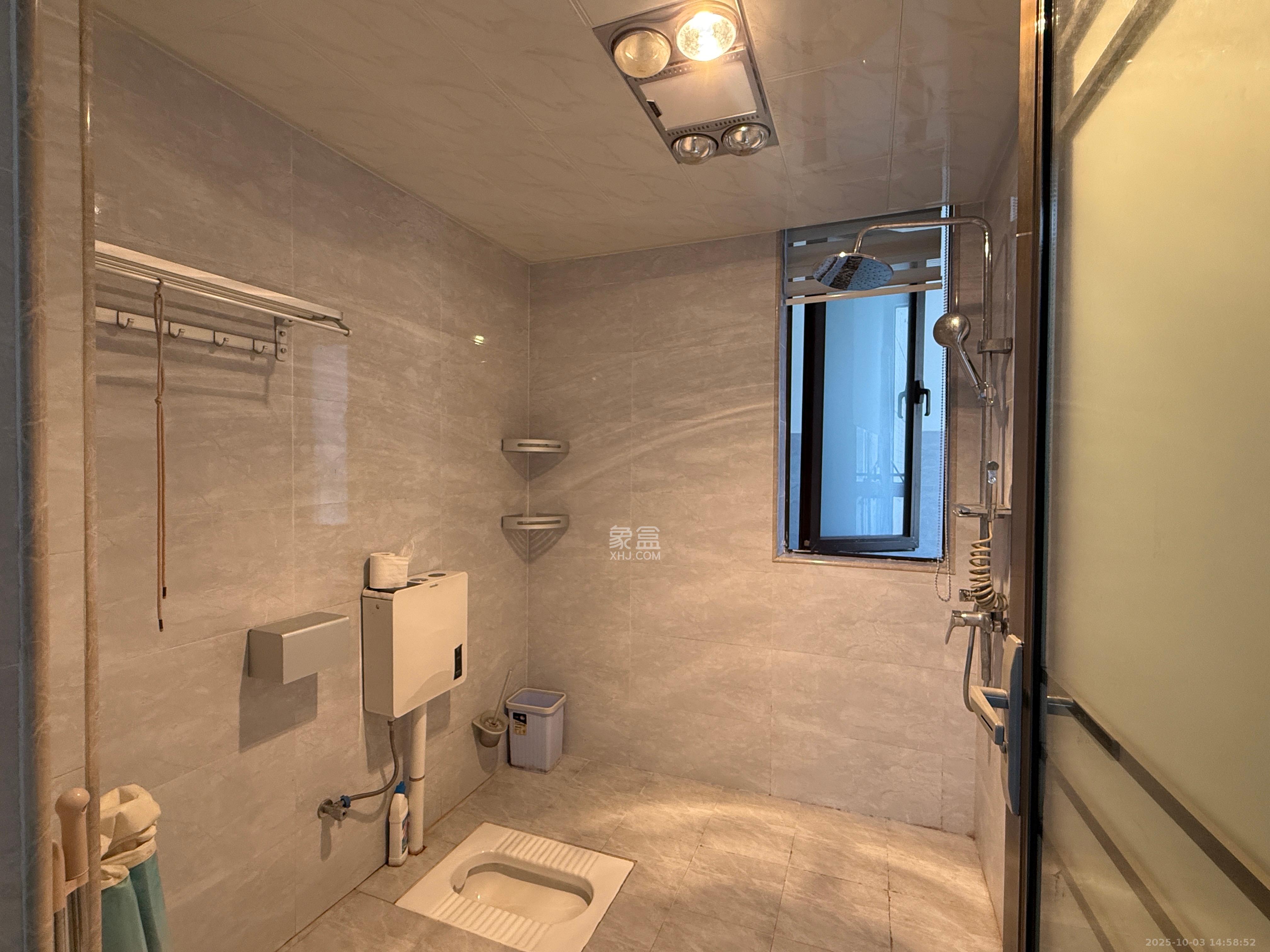 保利西海岸A区  2室2厅1卫    2900.0元/月室内图