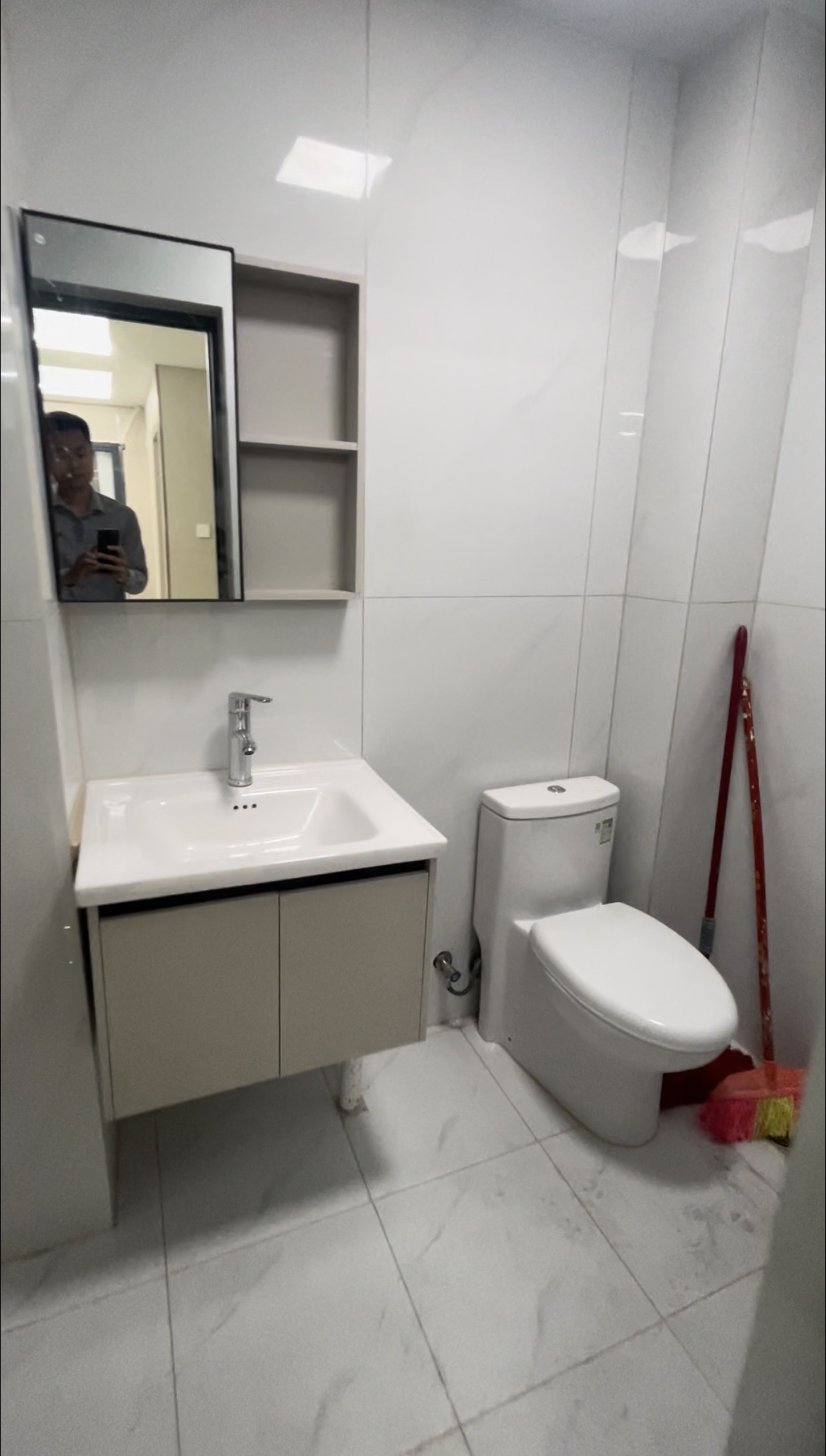 合和大厦 1室0厅1卫 53.0万 合和大厦 1室0厅1卫 53.0万客厅