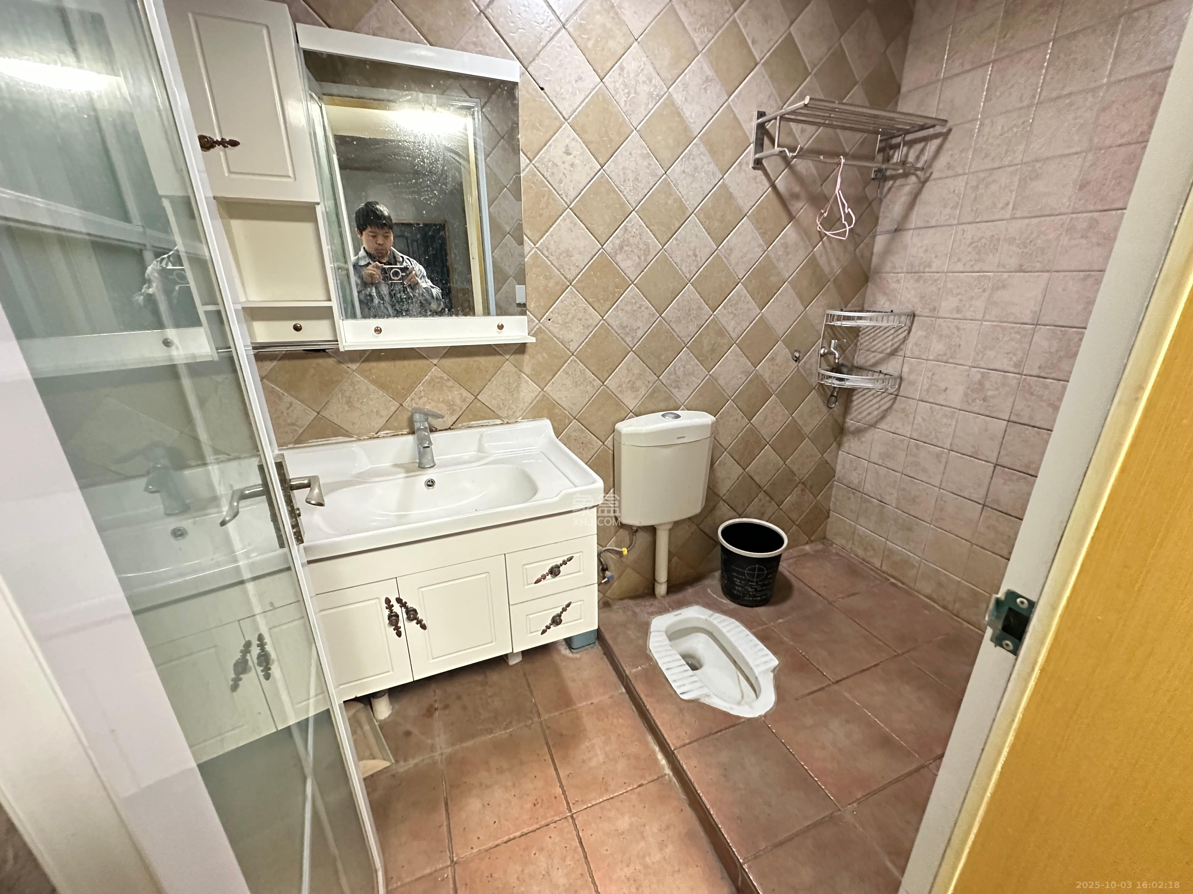 芙蓉蓉苑  1室1厅1卫    1500.0元/月 芙蓉蓉苑  1室1厅1卫    1500.0元/月室内图