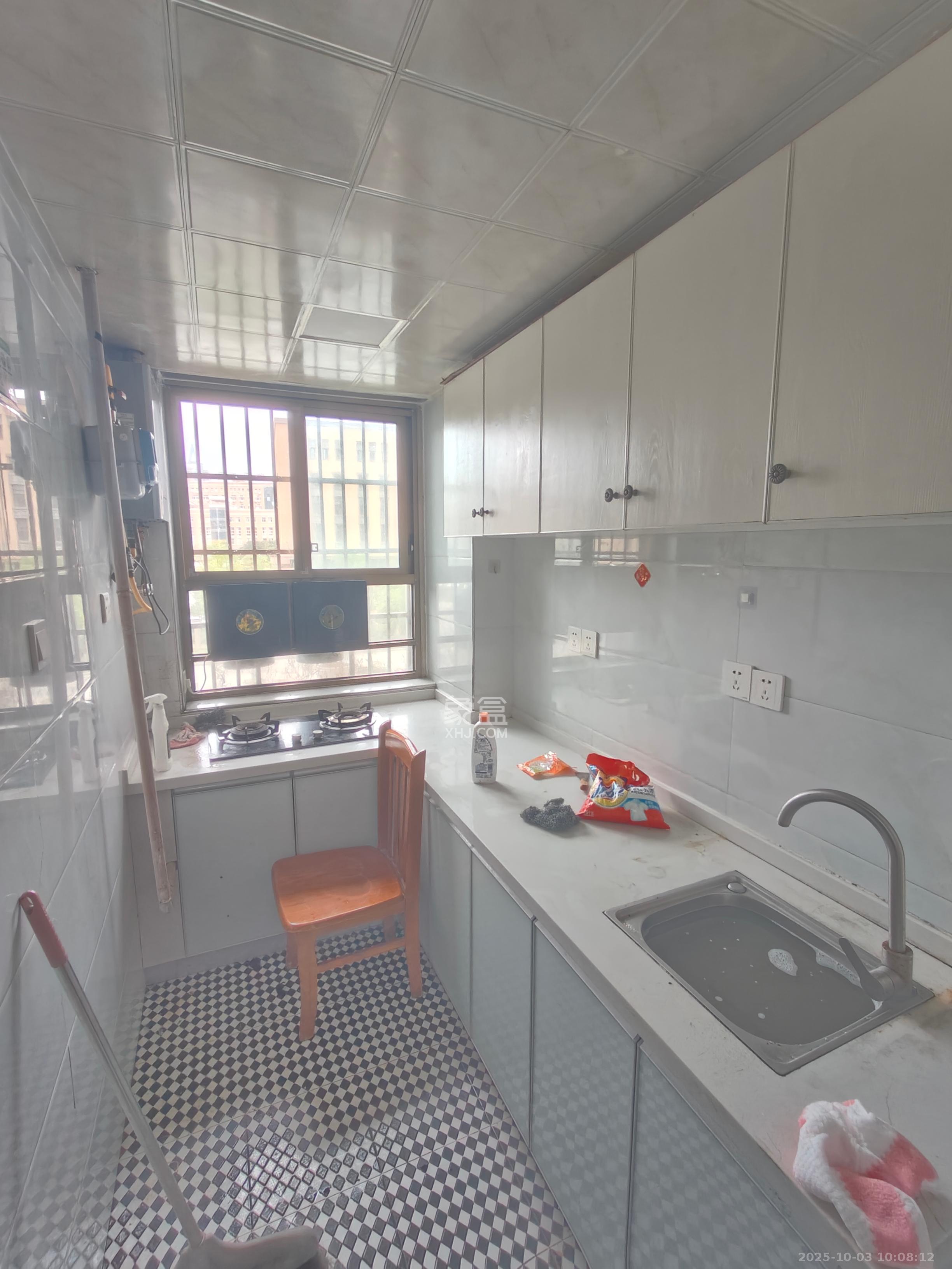 雄海花园 3室2厅1卫 2100.0元/月 雄海花园 3室2厅1卫 2100.0元/月室内图