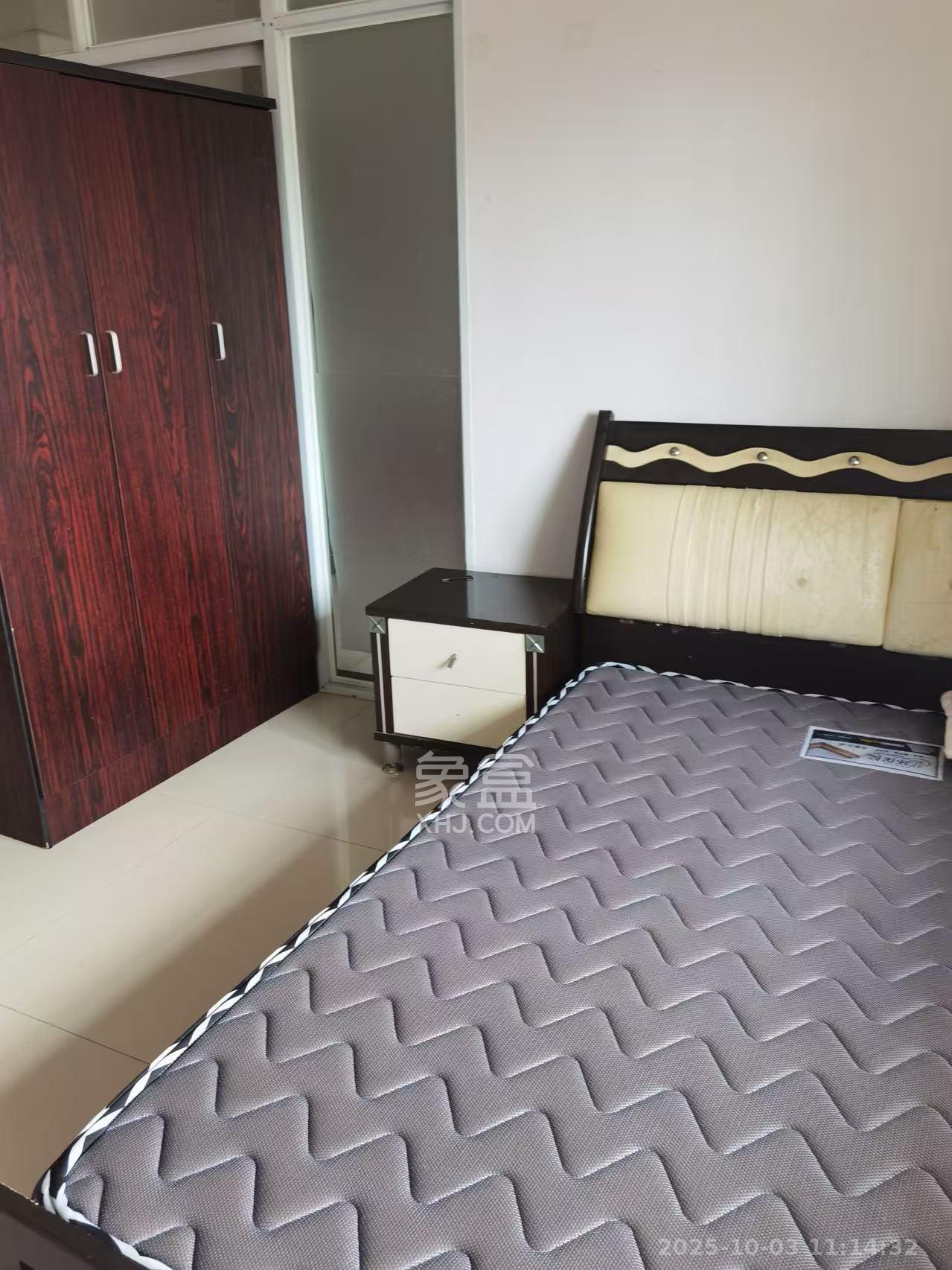 星城新宇颐景苑  1室1厅1卫    1700.0元/月 星城新宇颐景苑  1室1厅1卫    1700.0元/月室内图