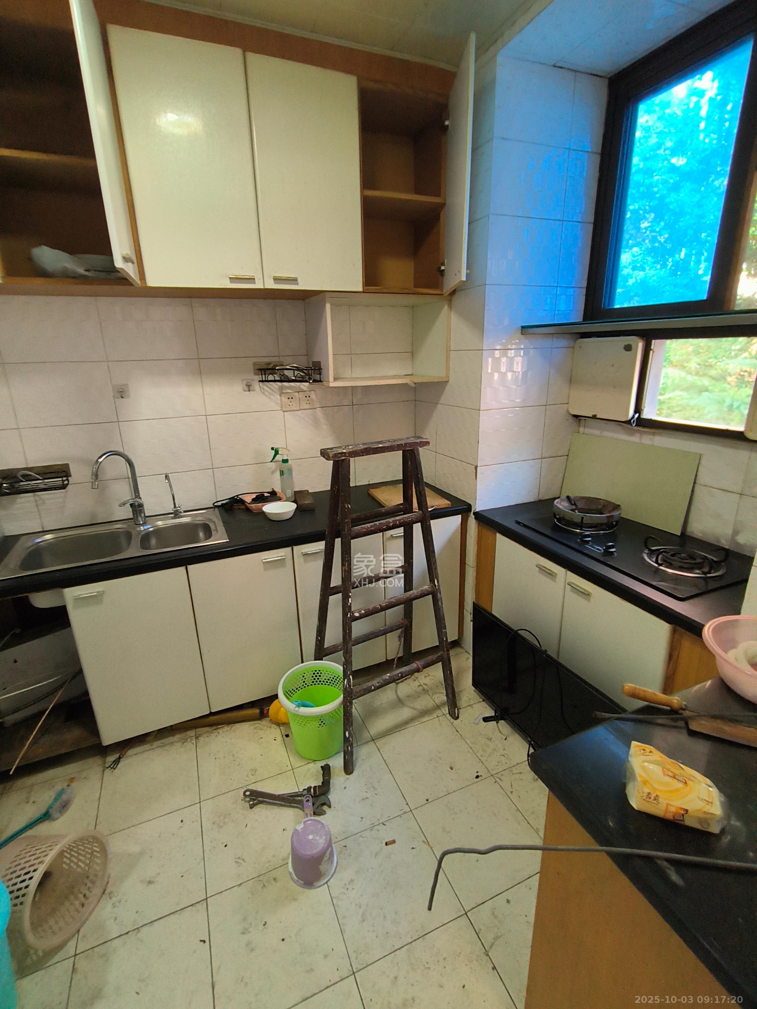 长勘小区 2室2厅1卫 2100.0元/月 长勘小区 2室2厅1卫 2100.0元/月室内图