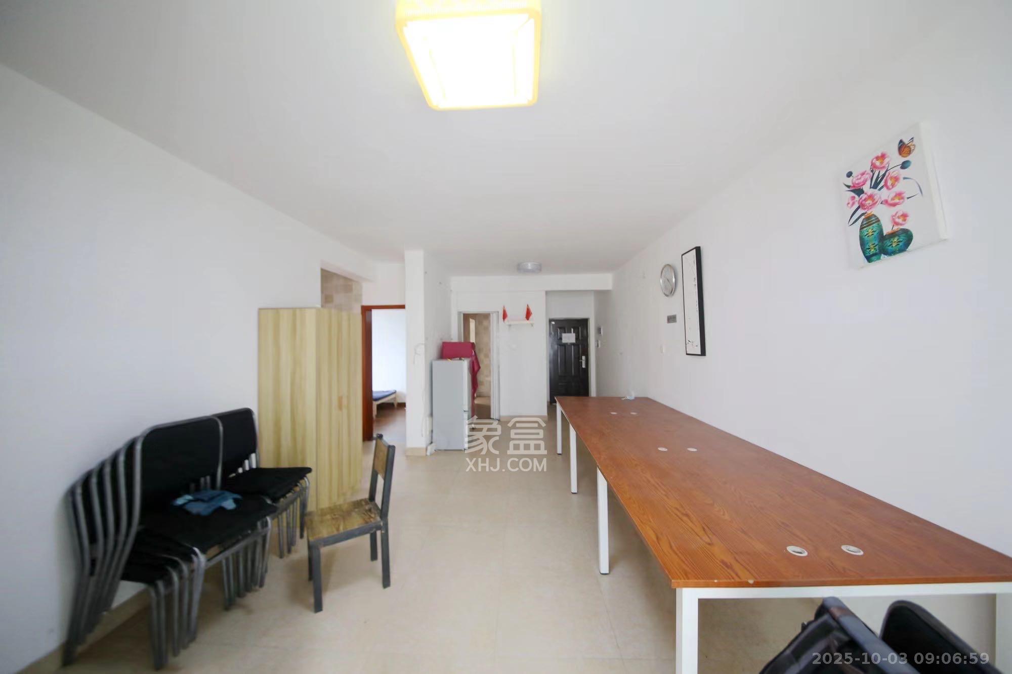 雨花公馆(紫苔名苑)  3室2厅2卫    2500.0元/月