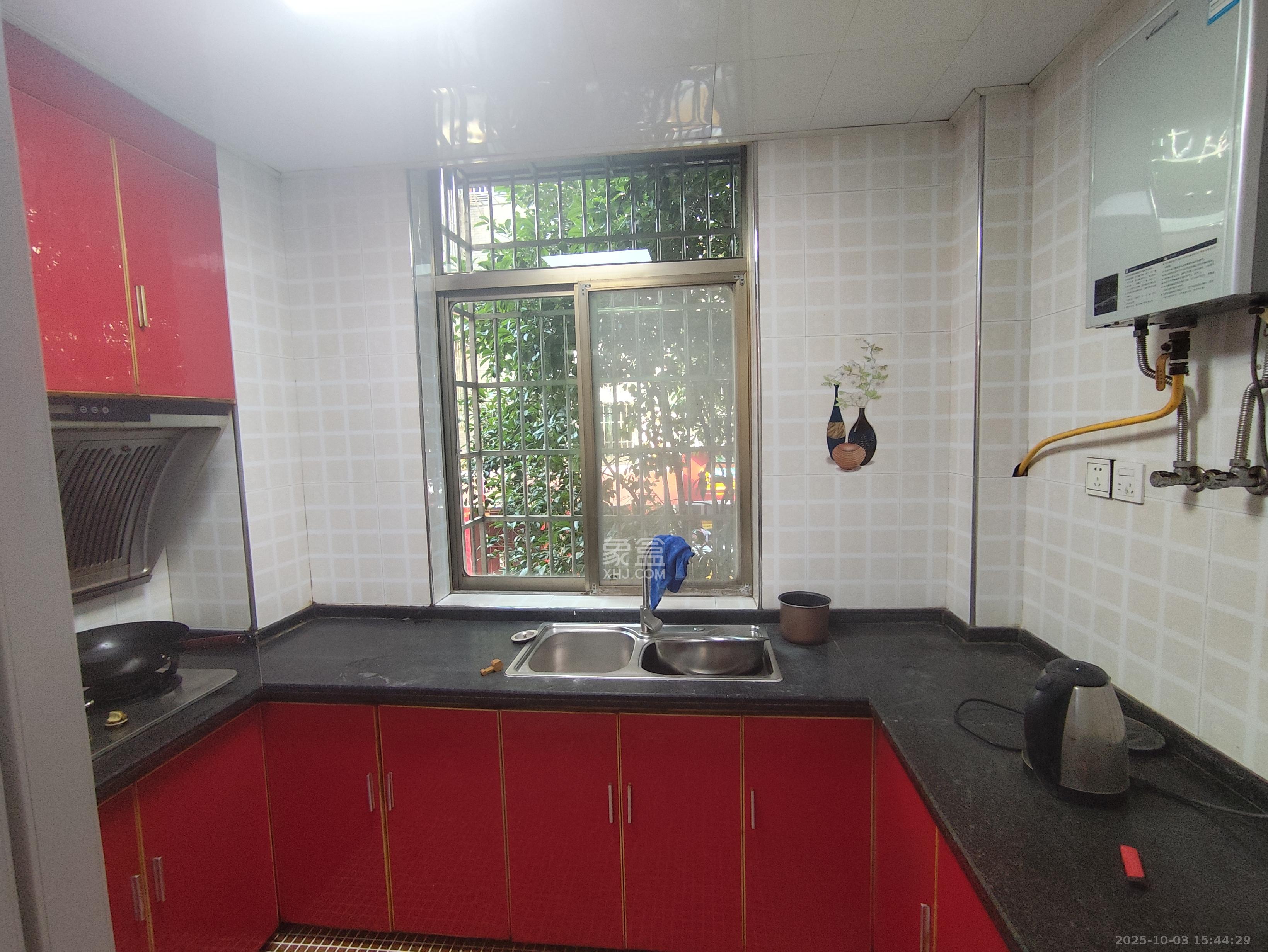 金桂小区一期 2室1厅1卫 1600.0元/月 金桂小区一期 2室1厅1卫 1600.0元/月室内图