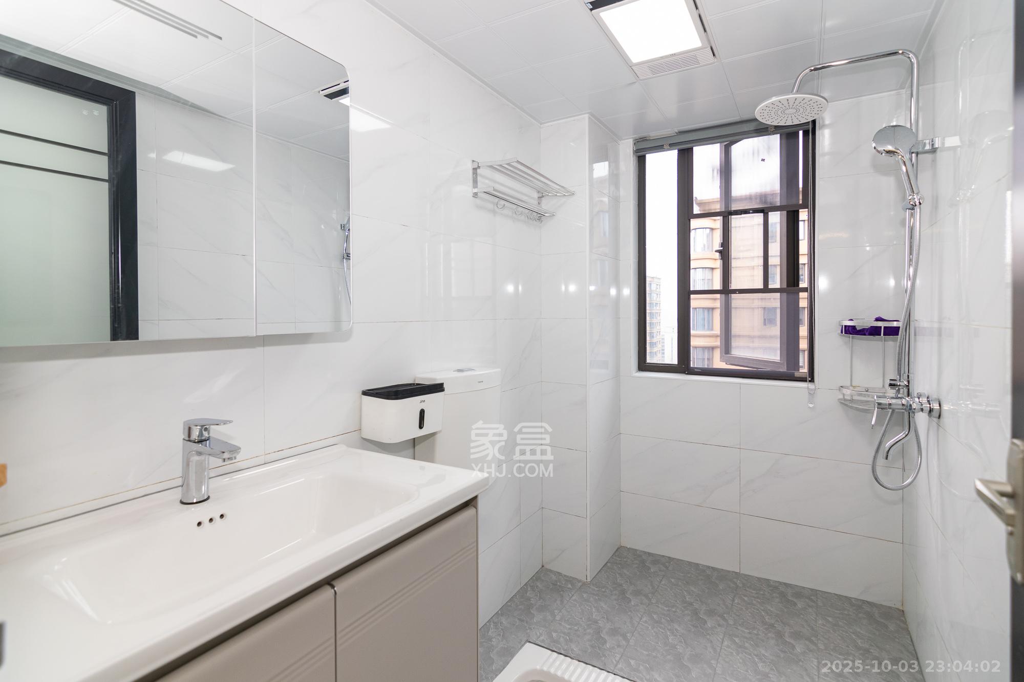 润和美郡（润和紫郡五期）  3室2厅2卫    88.8万卫生间