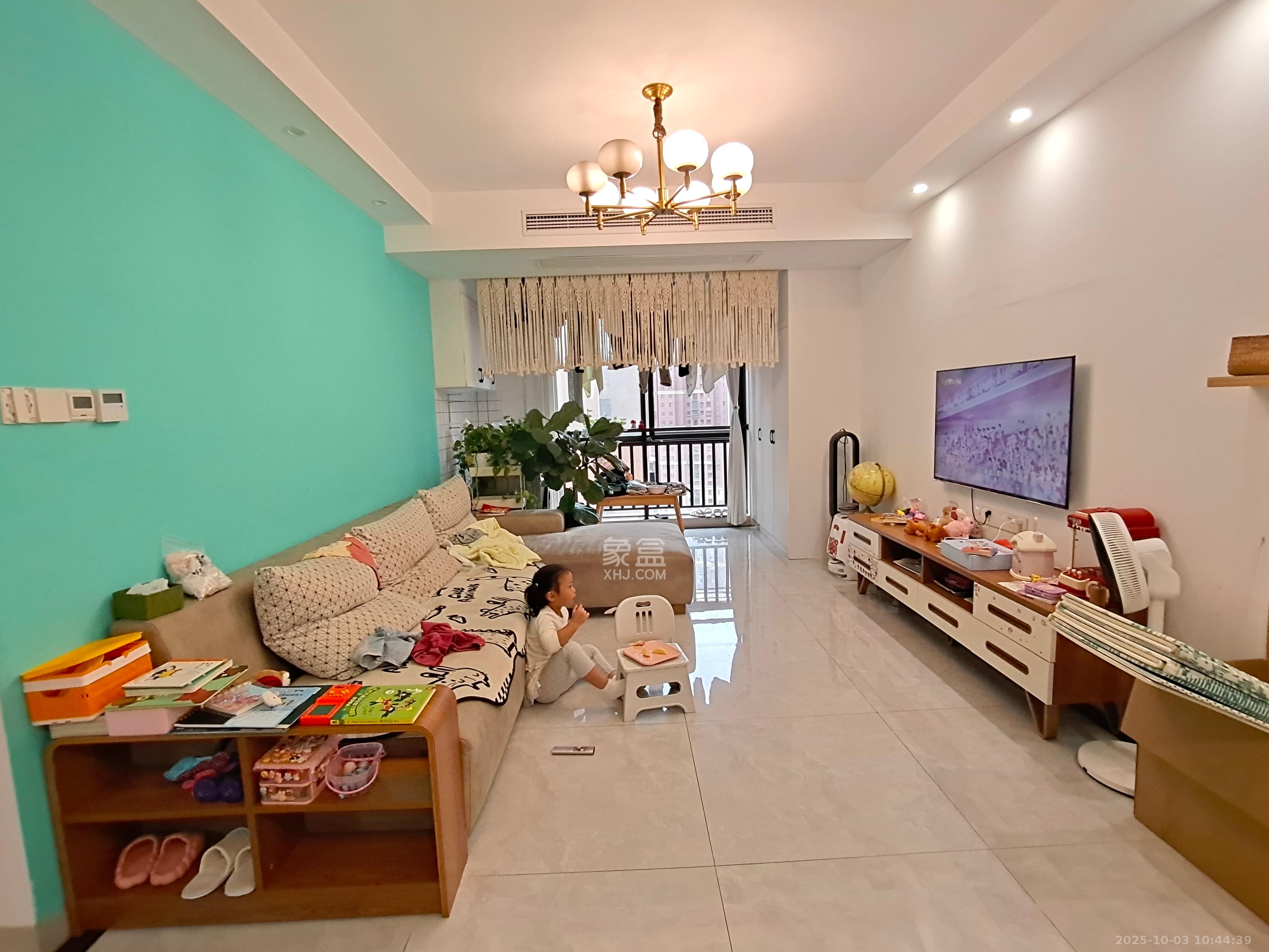 新城国际花都  4室2厅1卫    2200.0元/月