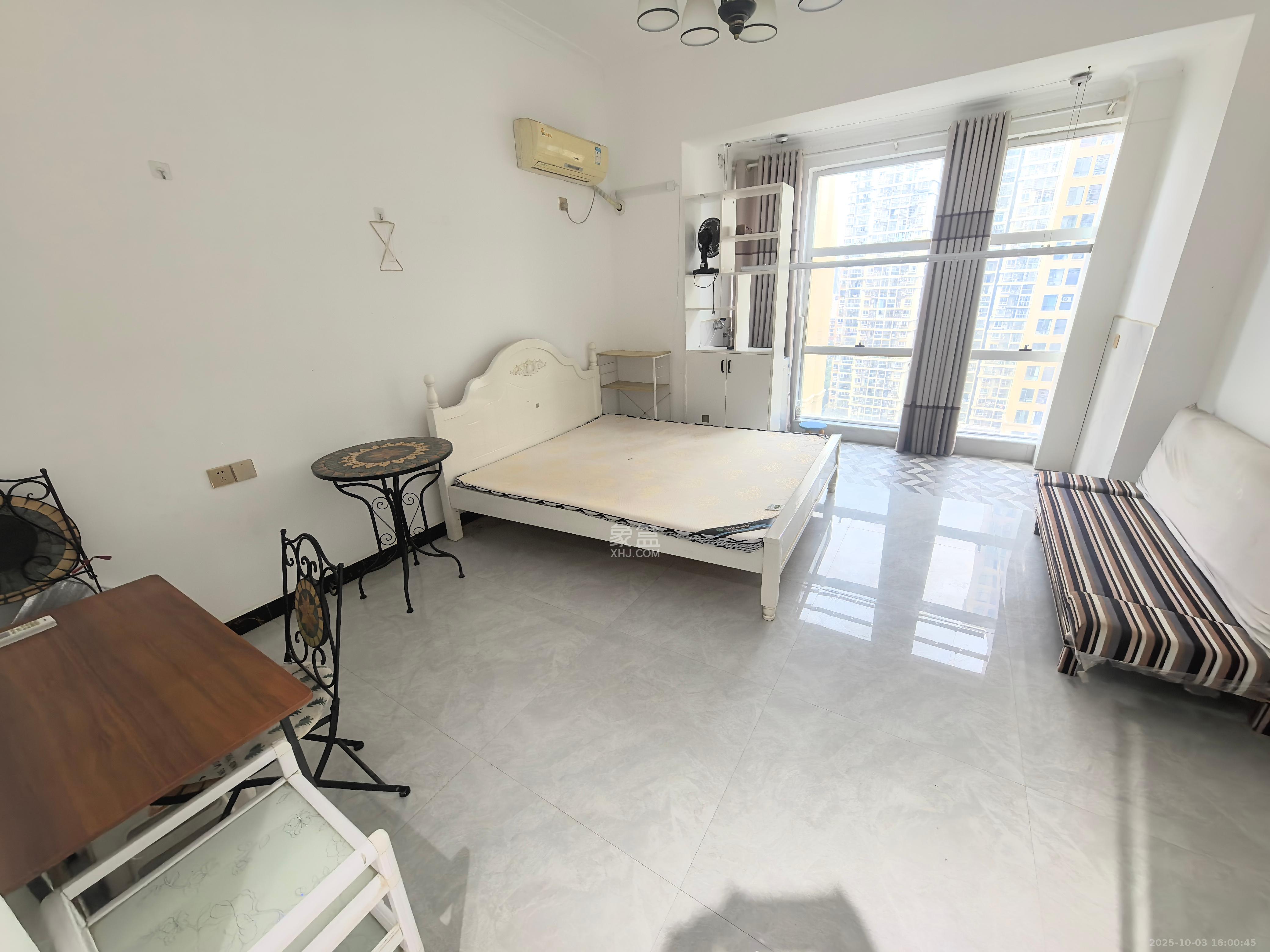 恒泰广场 1室1厅1卫 1500.0元/月 恒泰广场 1室1厅1卫 1500.0元/月室内图