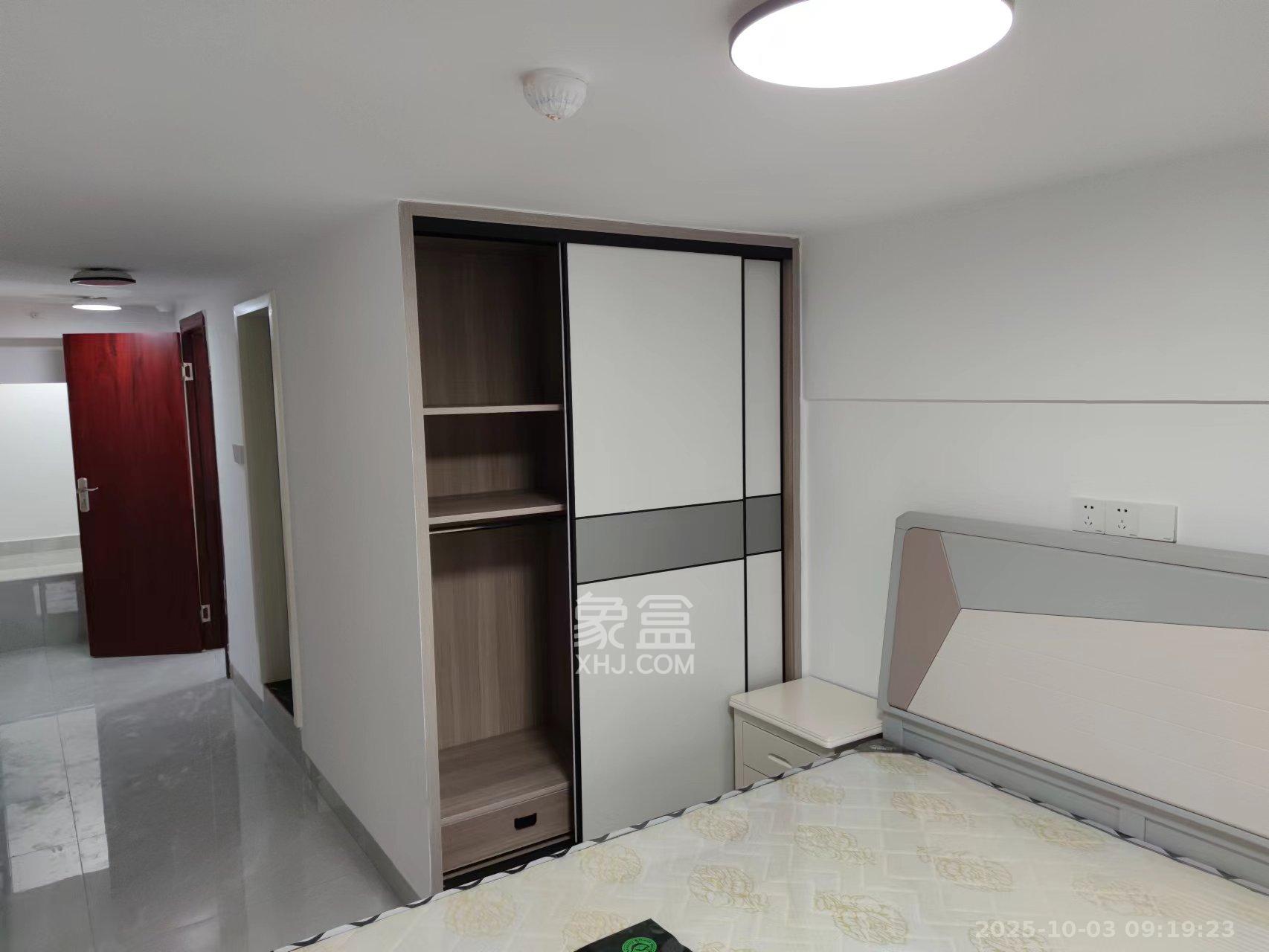 龙湖湘江星座（祺鑫星座公寓）  1室1厅1卫    1300.0元/月室内图