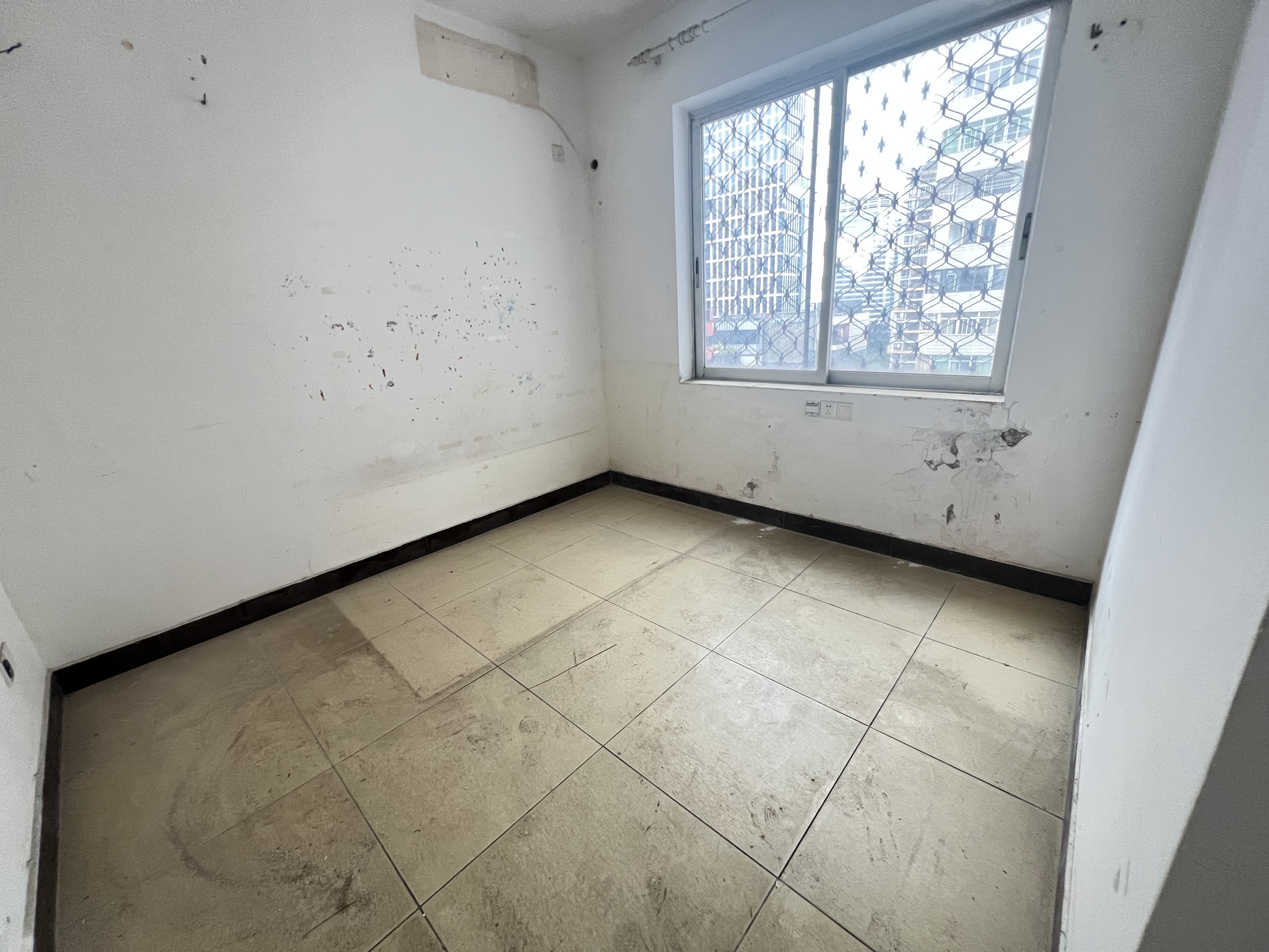 城中城  5室2厅2卫    2600.0元/月室内图