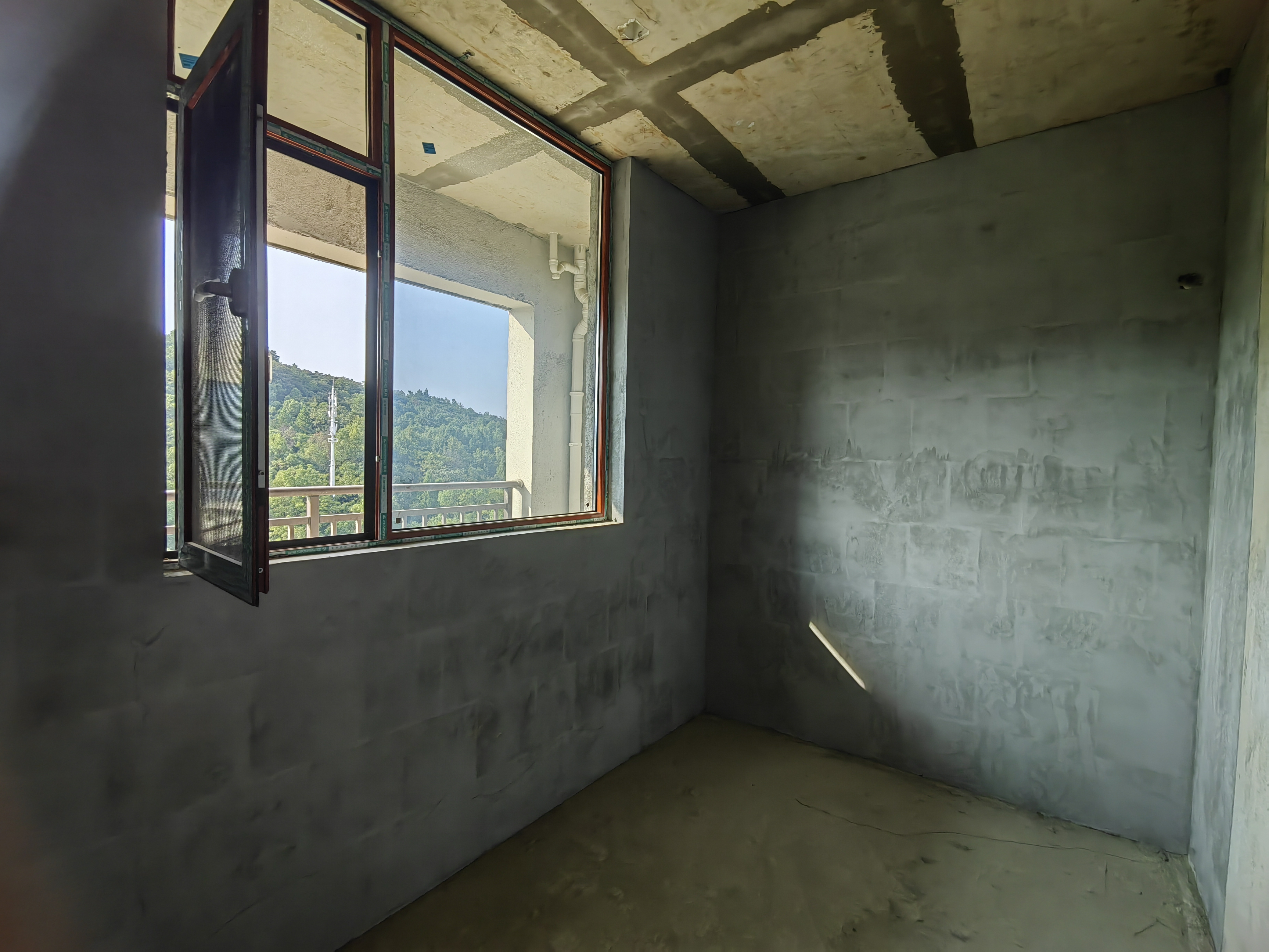 中甸.龙雲台  4室2厅2卫    68.8万客厅