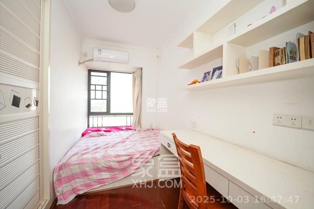 卢浮原著 3室2厅2卫 2208.0元/月 卢浮原著 3室2厅2卫 2208.0元/月室内图