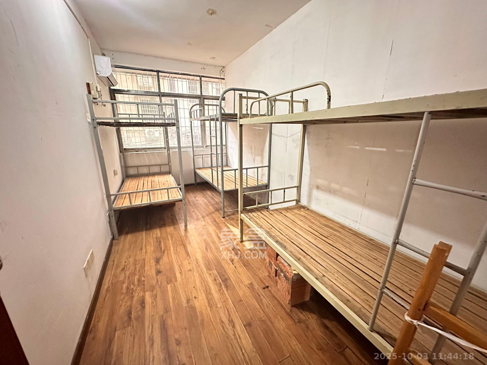 省军区宿舍  3室1厅1卫    2800.0元/月室内图