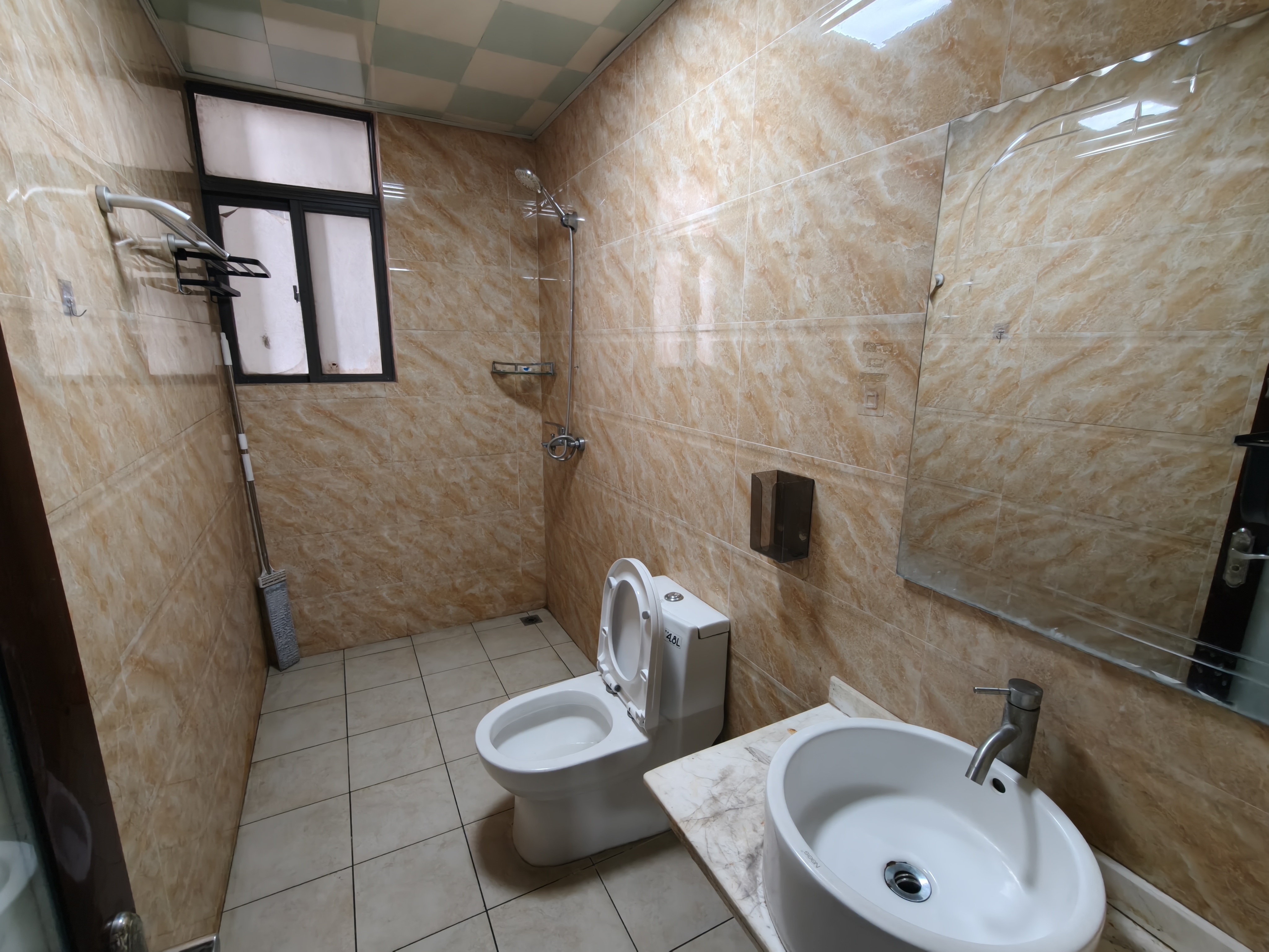 宜家广场 3室2厅1卫 2600.0元/月 宜家广场 3室2厅1卫 2600.0元/月室内图