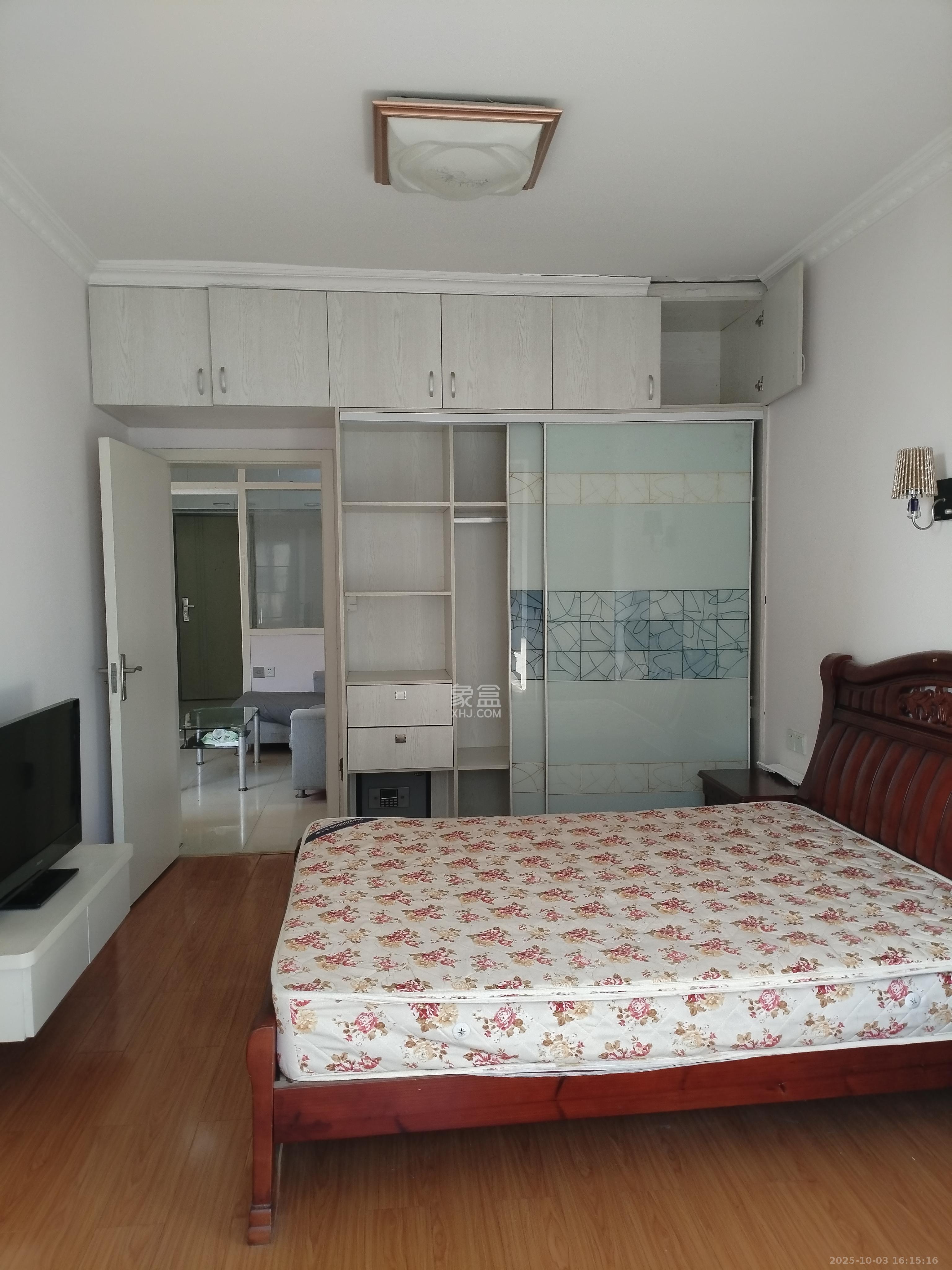 怡海星城  1室1厅1卫    1300.0元/月室内图