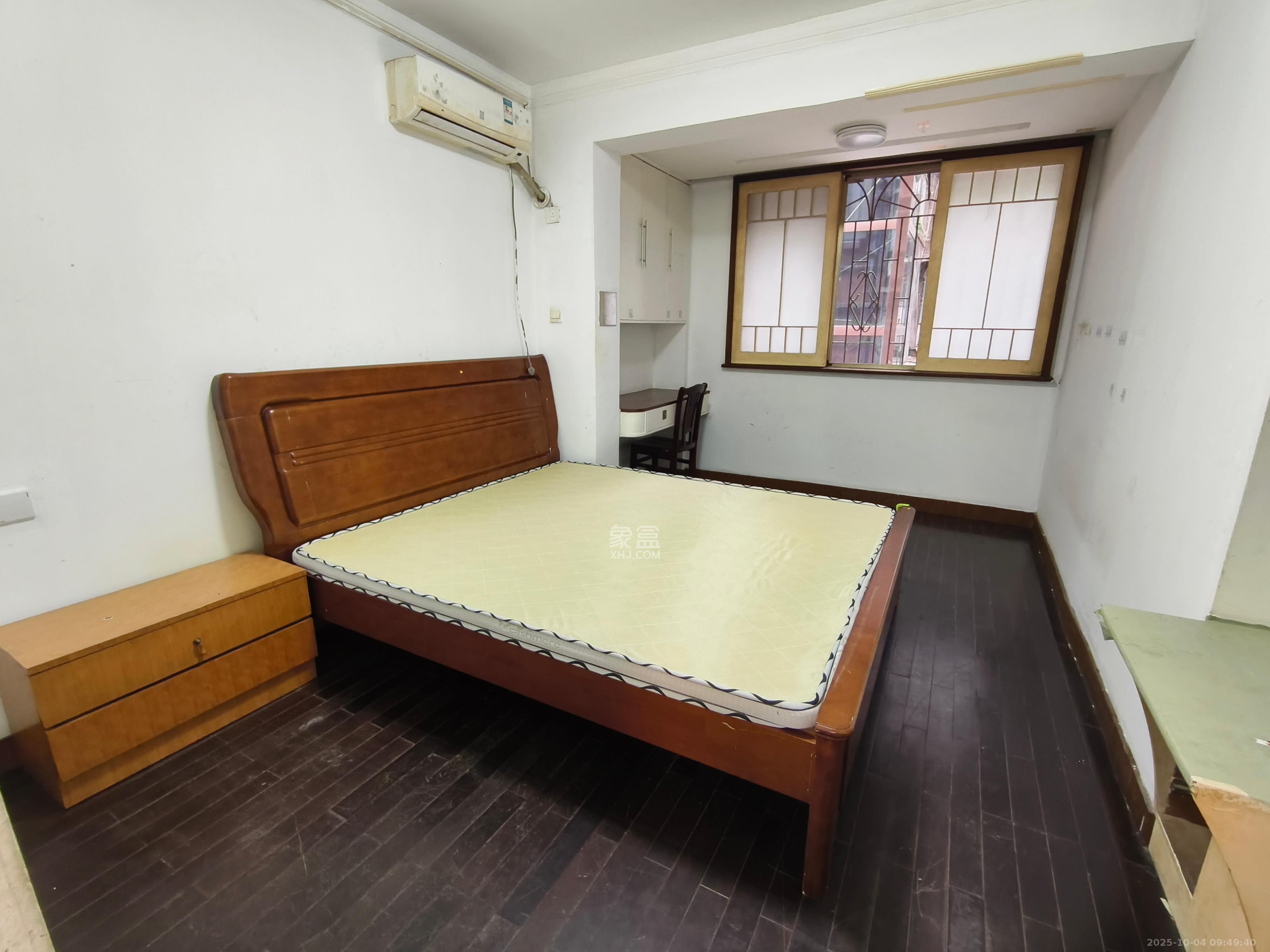 向韶村  3室2厅1卫    2400.0元/月室内图