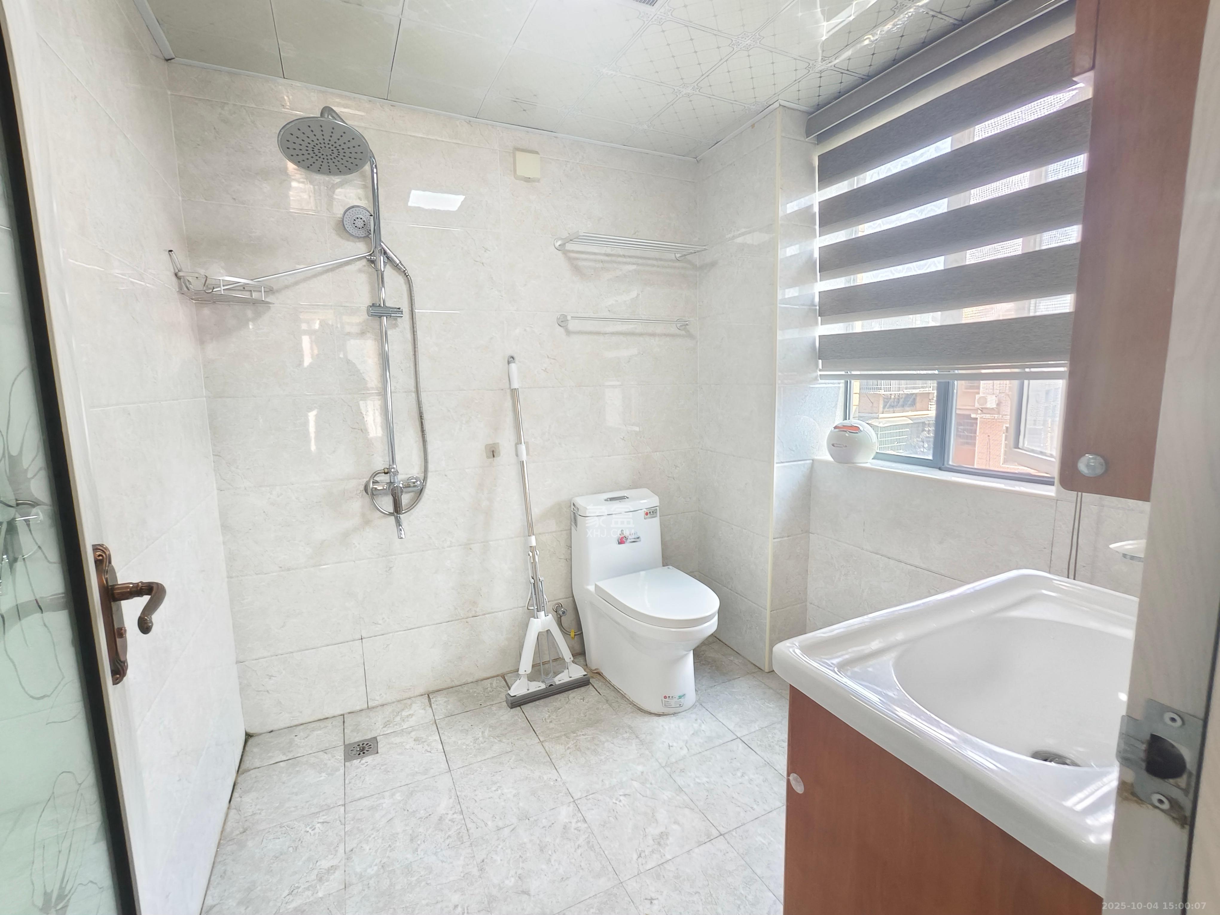 湘桥佳苑 2室1厅1卫 2400.0元/月 湘桥佳苑 2室1厅1卫 2400.0元/月室内图