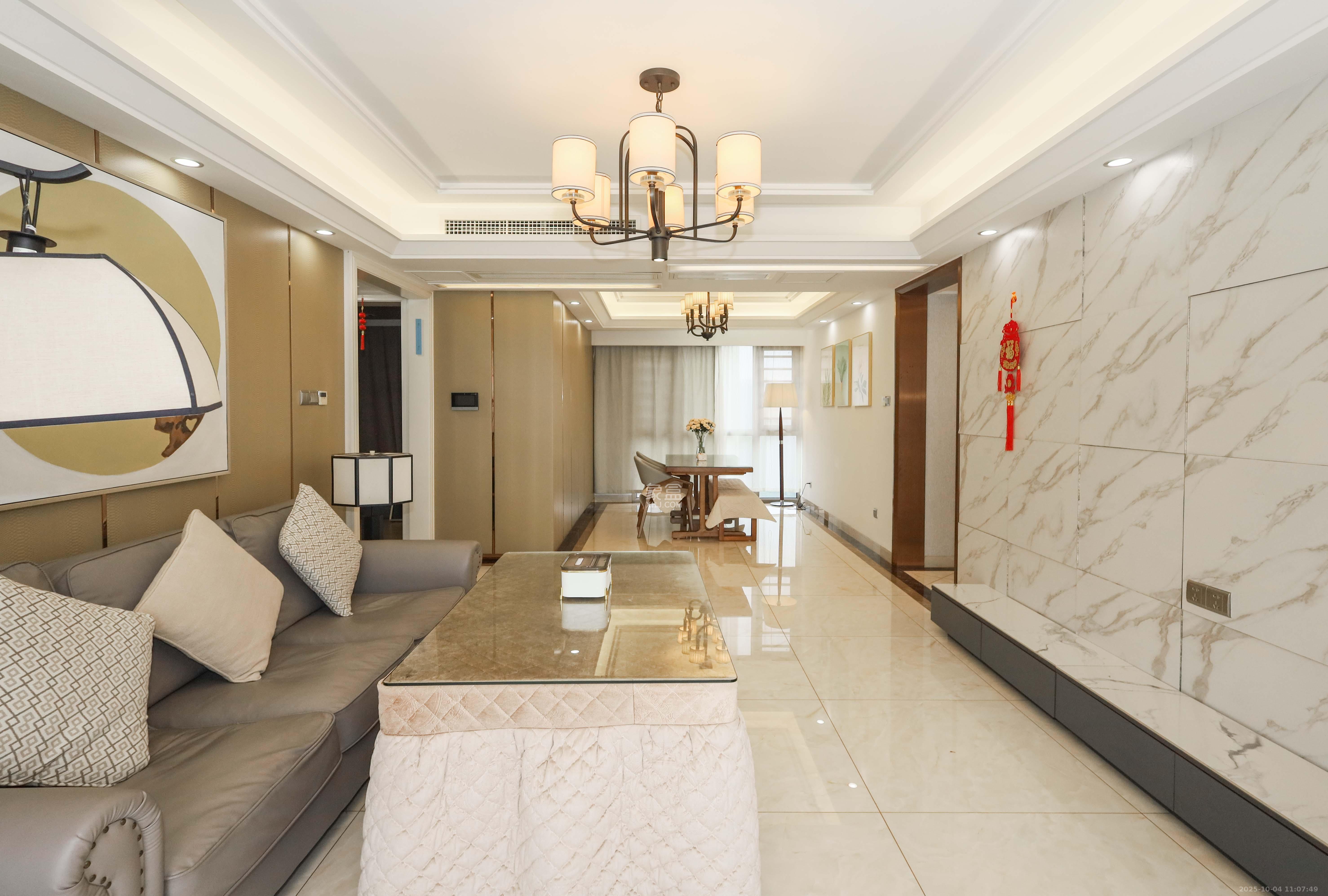 和泓梅溪四季 4室2厅2卫 196.0万 和泓梅溪四季 4室2厅2卫 196.0万客厅