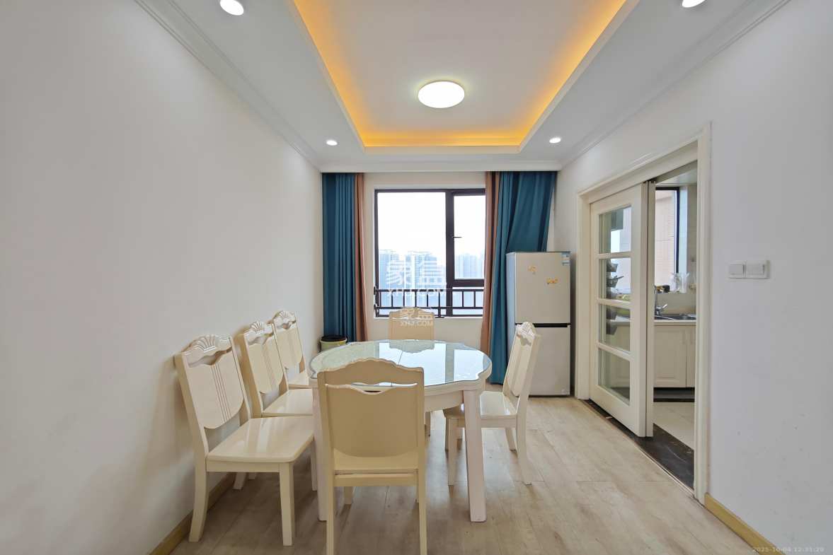 五江天街南区 3室2厅2卫 2600.0元/月 五江天街南区 3室2厅2卫 2600.0元/月室内图