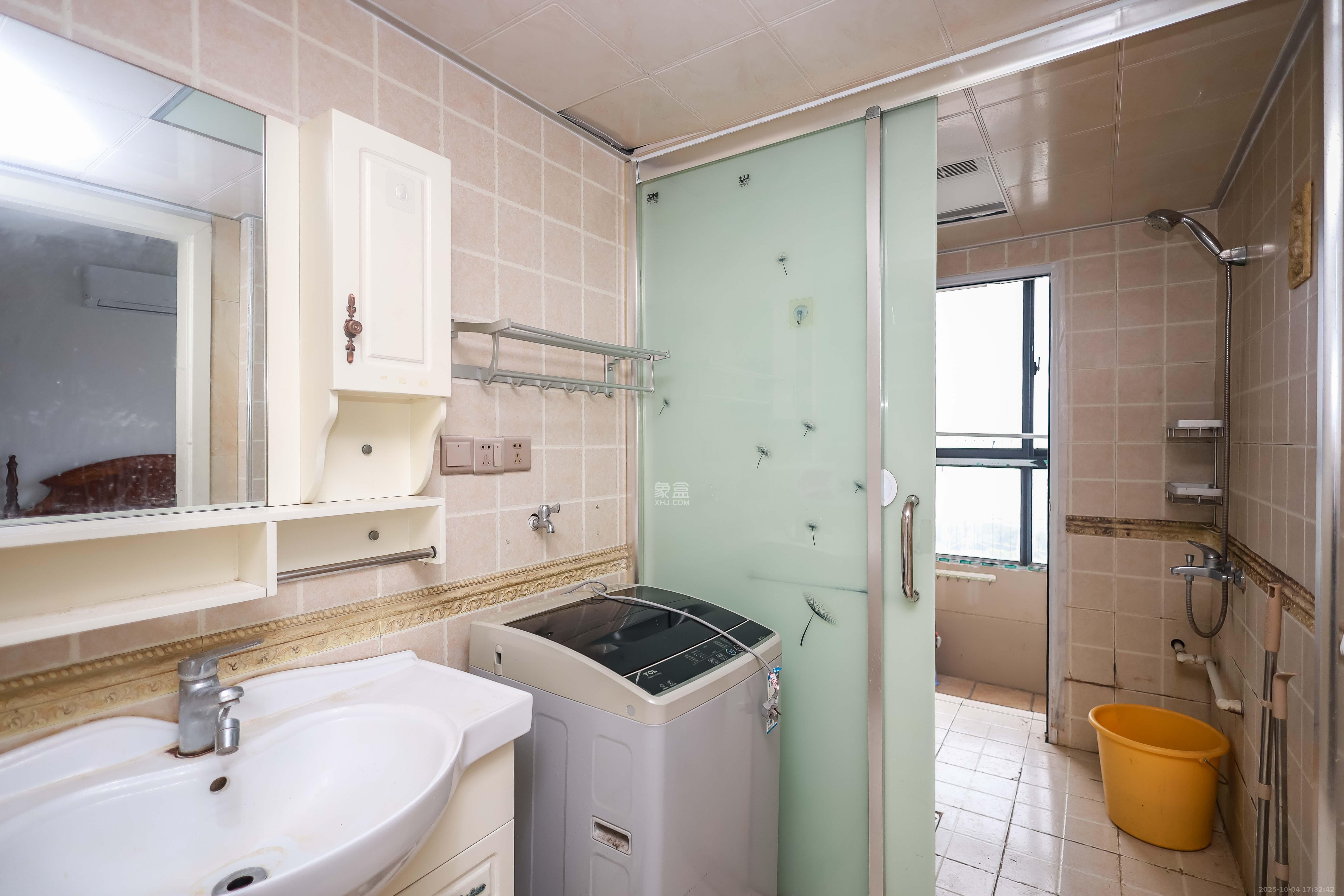 长房时代城 3室2厅1卫 85.0万 长房时代城 3室2厅1卫 85.0万卫生间