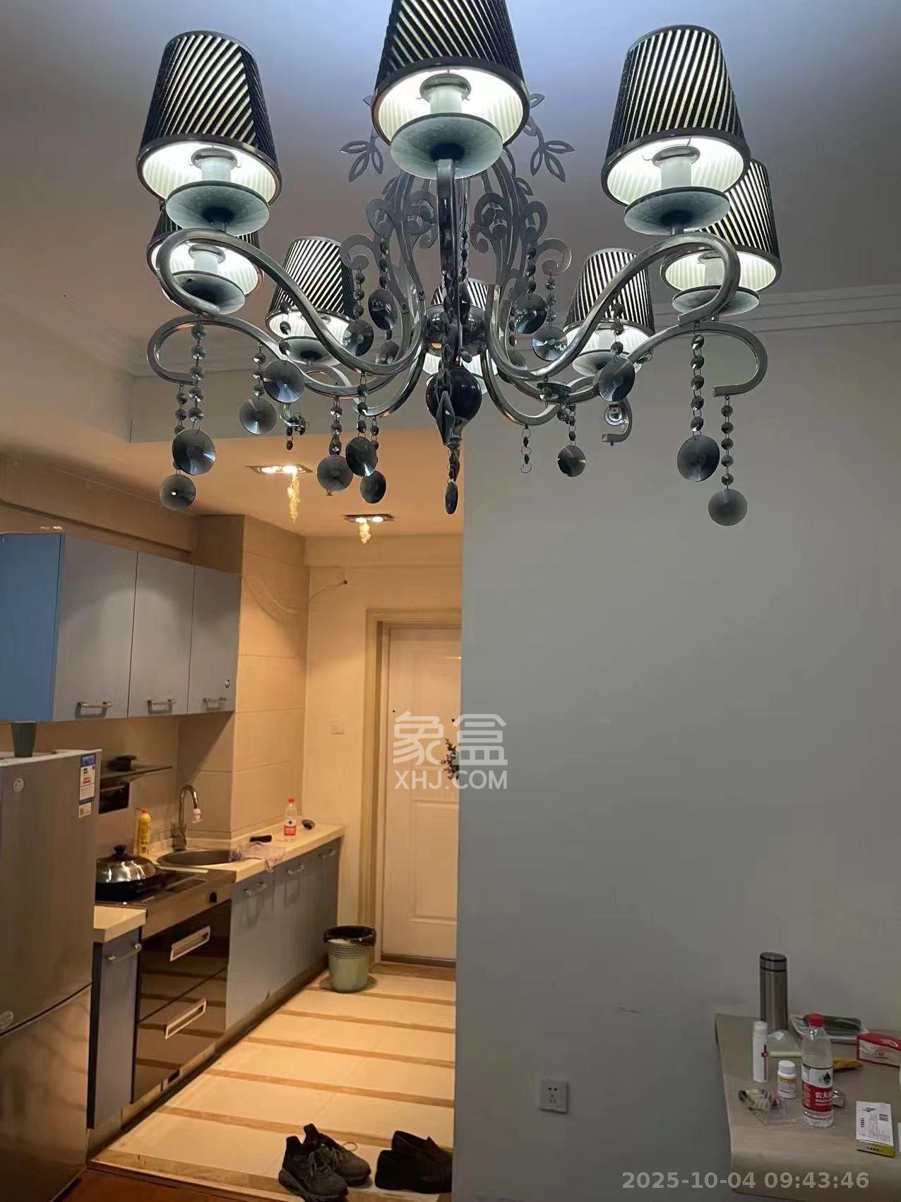 西子一间 1室1厅1卫 1600.0元/月 西子一间 1室1厅1卫 1600.0元/月室内图