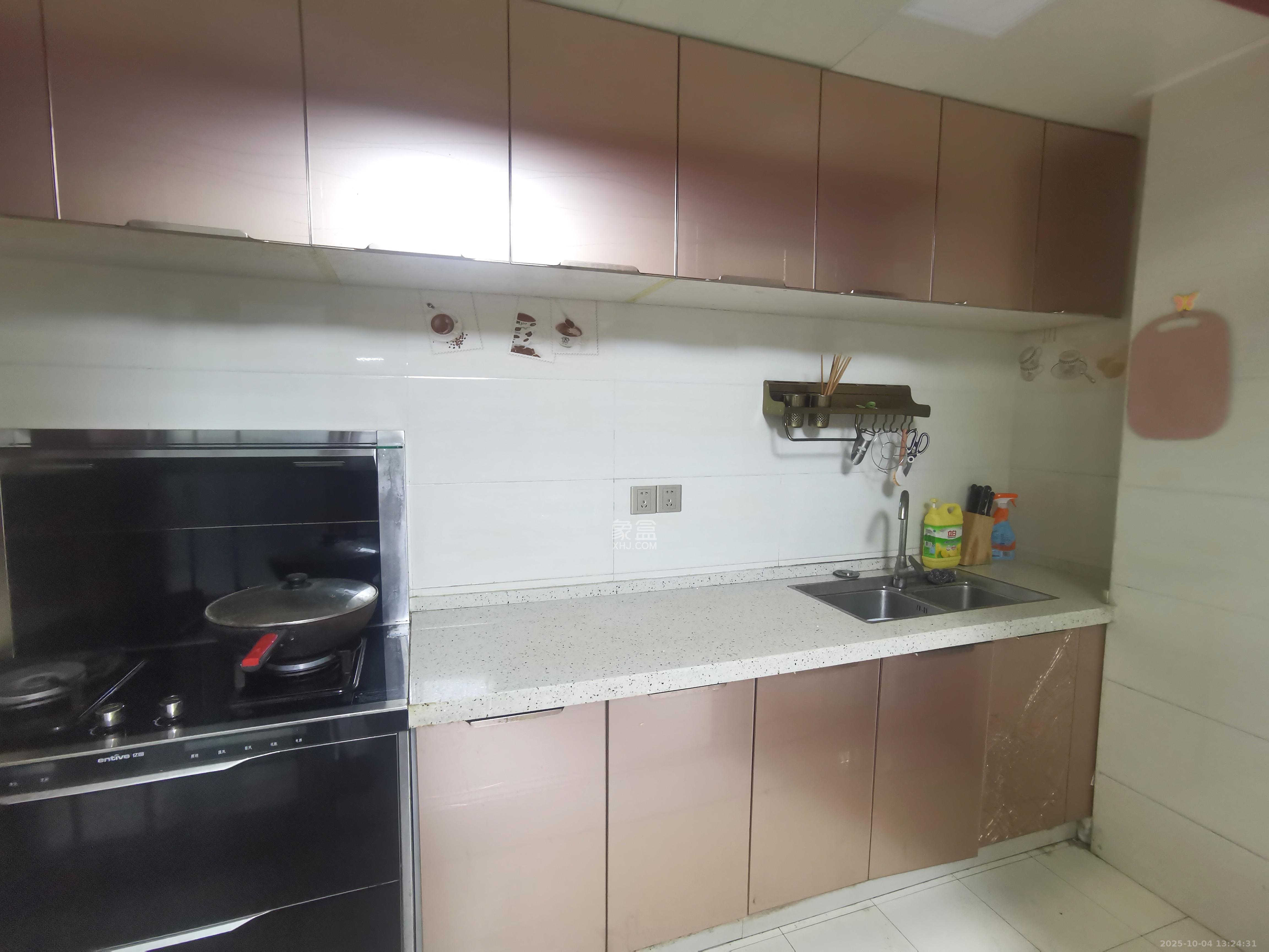 山语城一期 3室2厅1卫 2200.0元/月 山语城一期 3室2厅1卫 2200.0元/月室内图