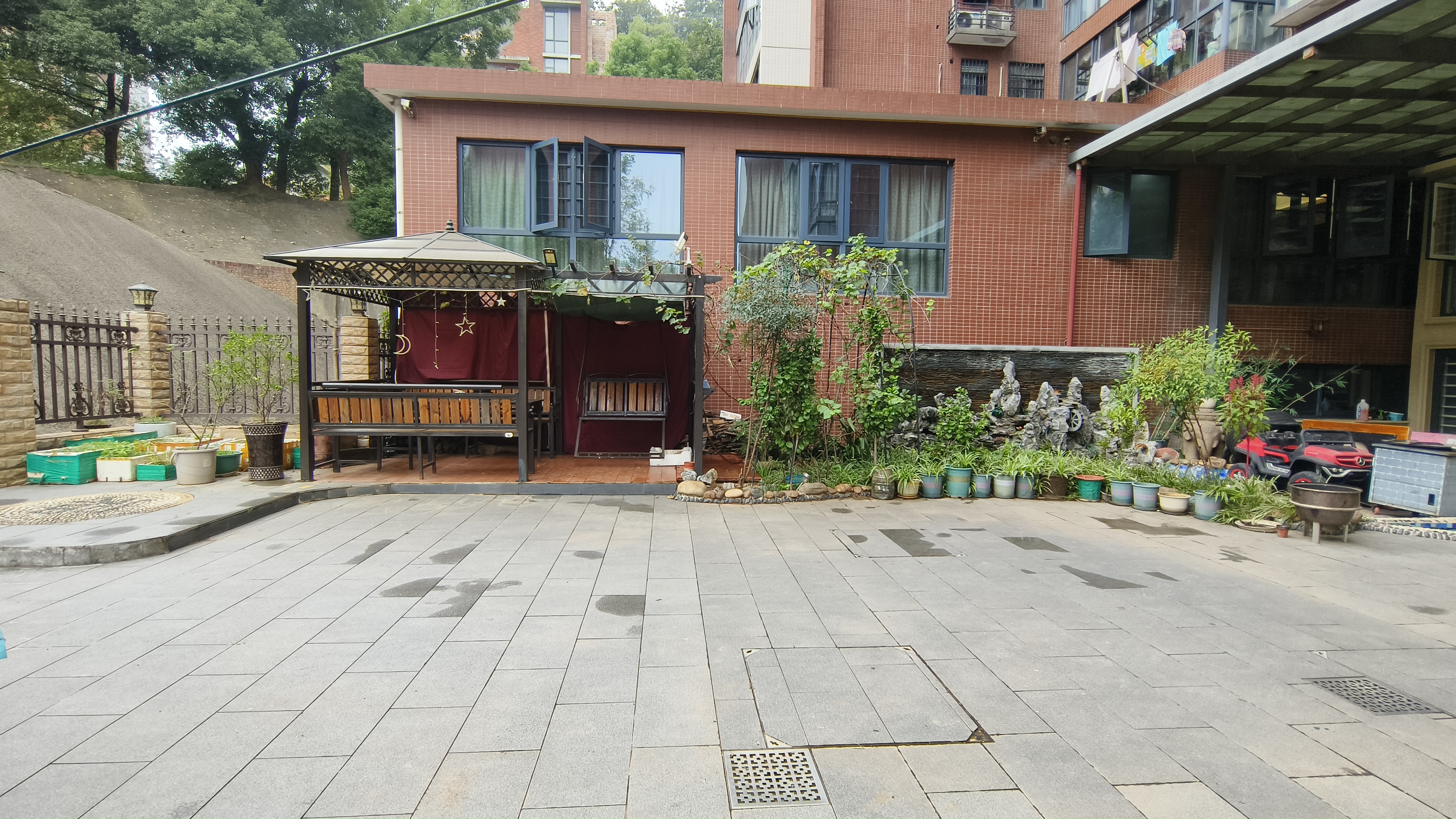 会龙山溪谷（住宅）  4室2厅4卫    198.0万小区图