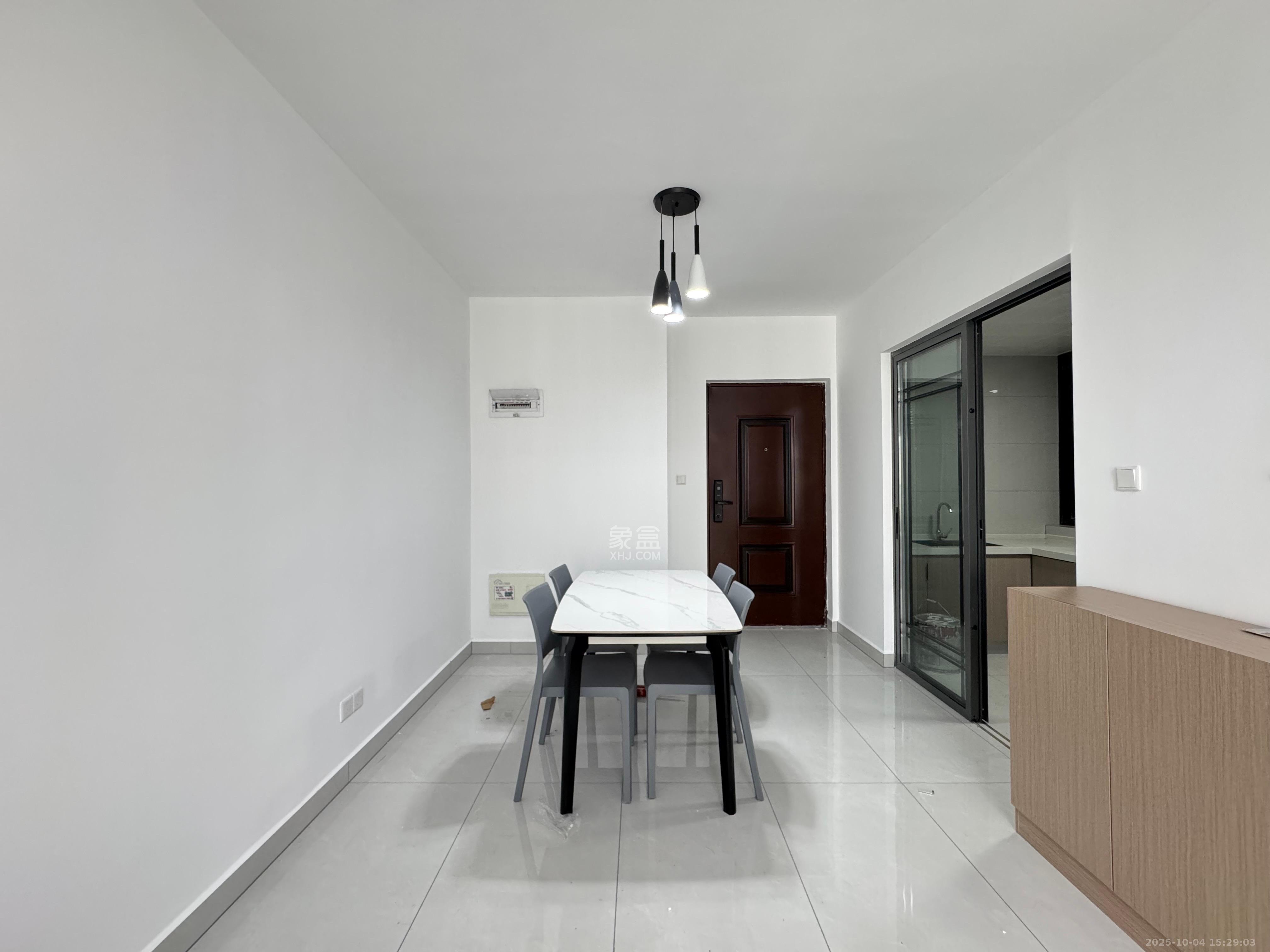 南益名士豪庭  3室2厅2卫    3000.0元/月 南益名士豪庭  3室2厅2卫    3000.0元/月室内图