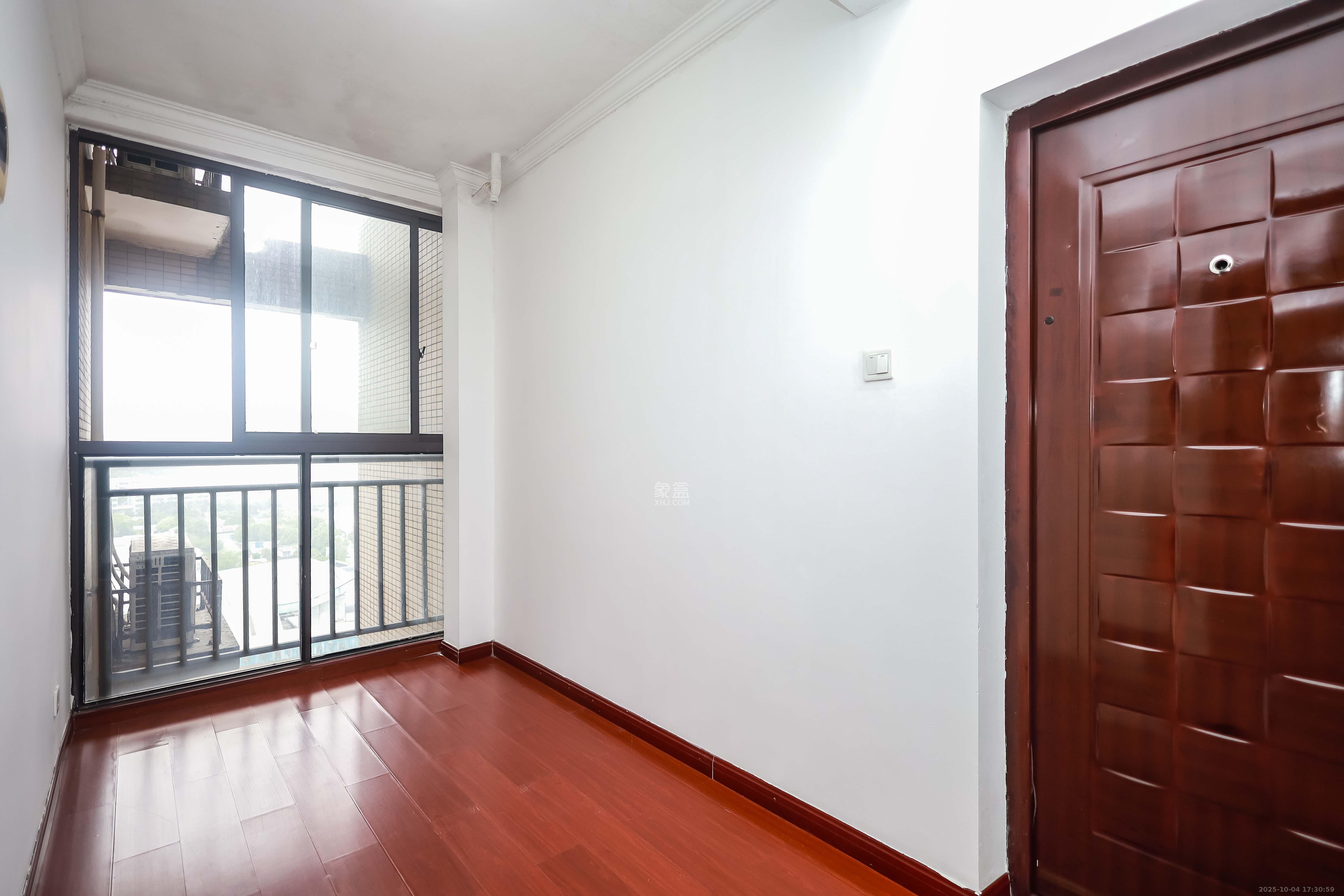 阳光晶城 4室2厅2卫 118.0万 阳光晶城 4室2厅2卫 118.0万阳台