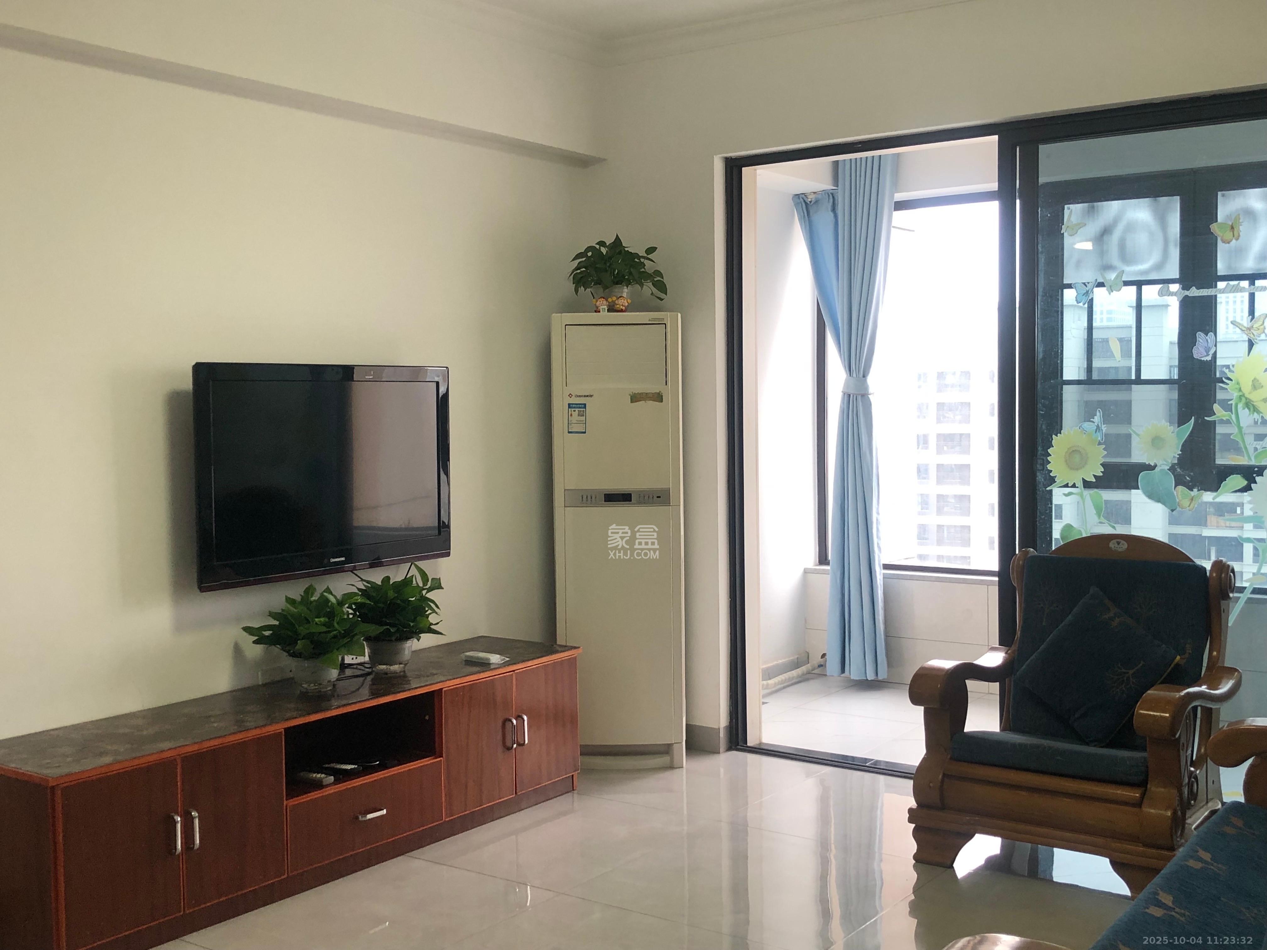 新新花园  3室2厅1卫    2500.0元/月室内图