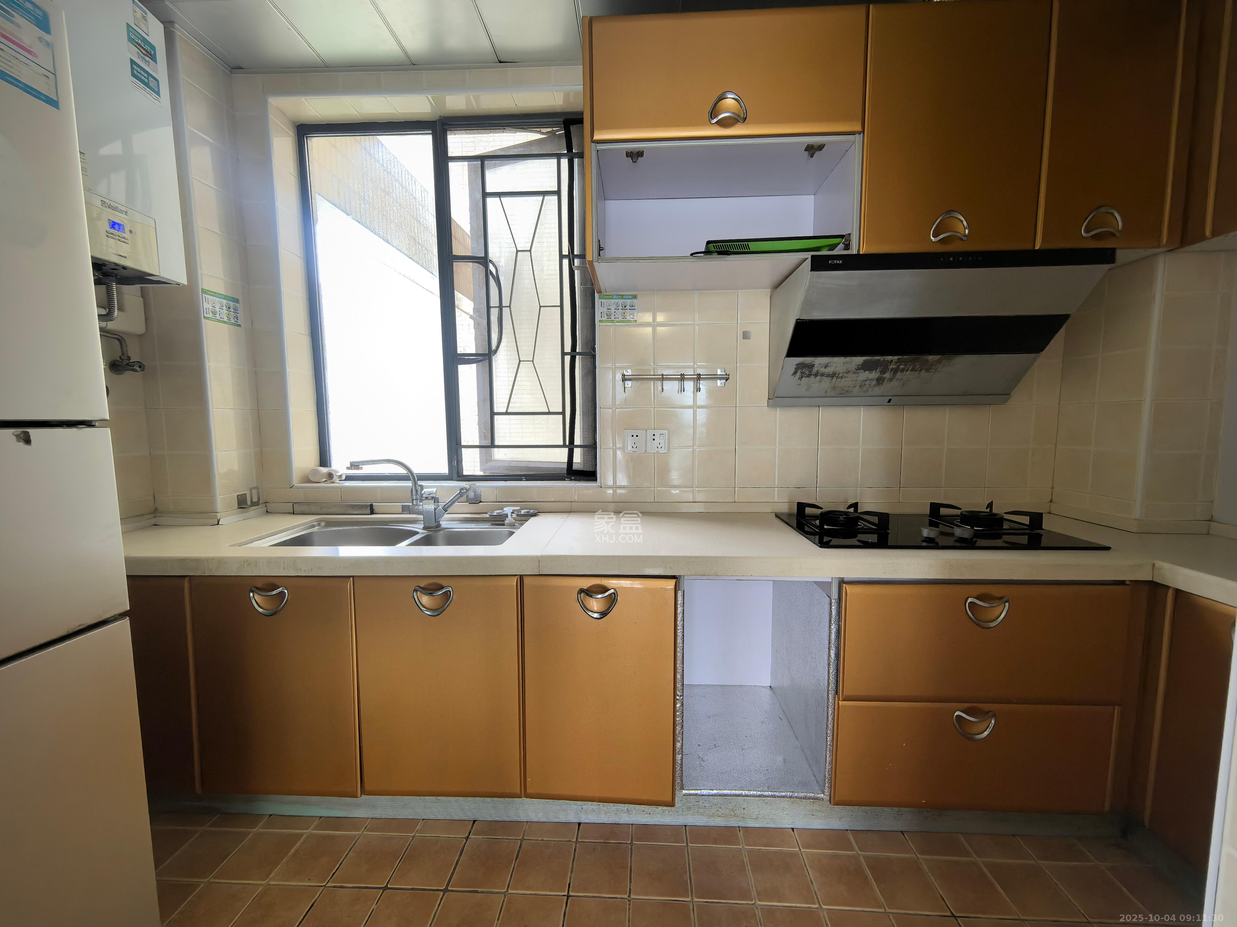 莱茵城  3室2厅1卫    2300.0元/月室内图