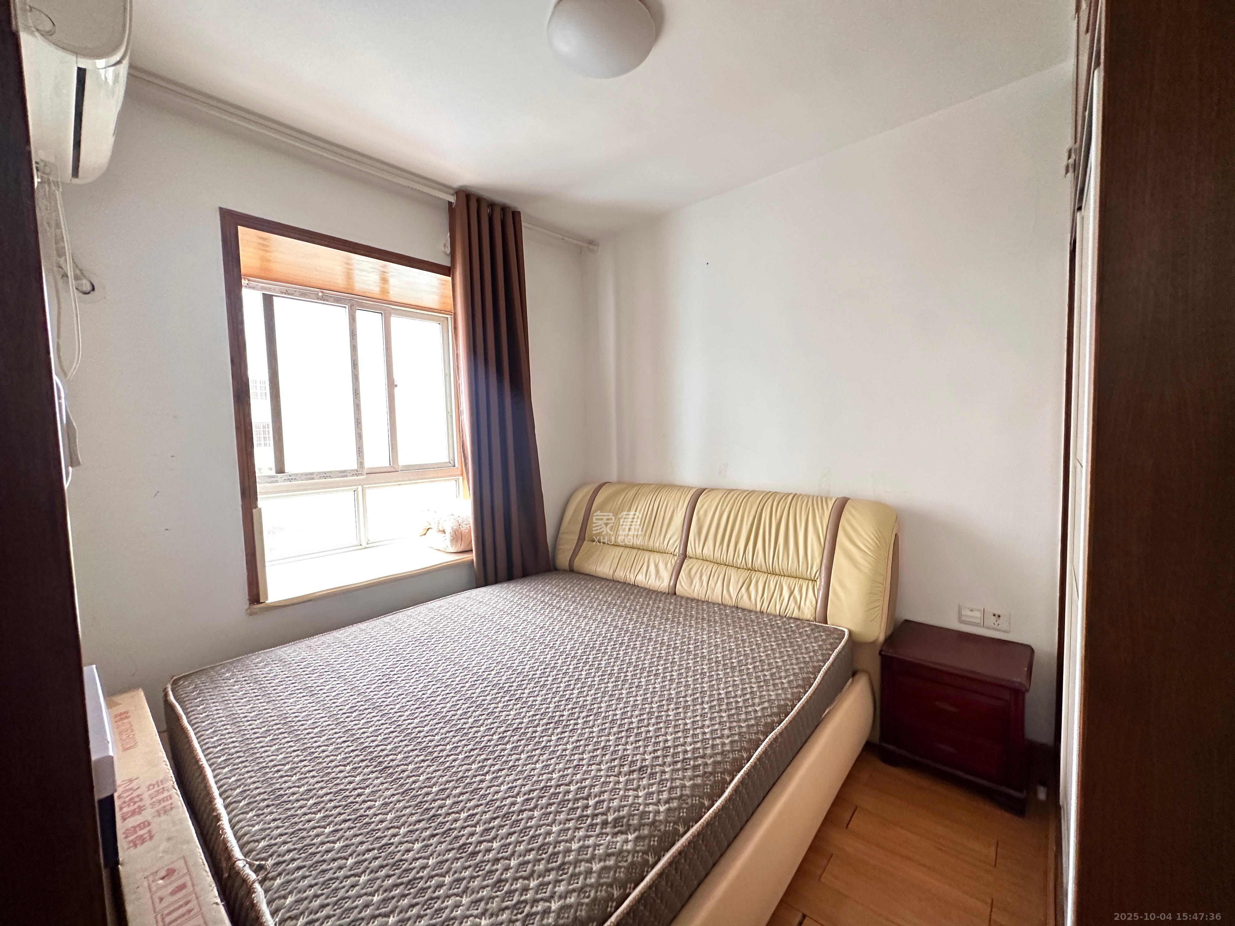 一品东庭  3室2厅1卫    2000.0元/月室内图