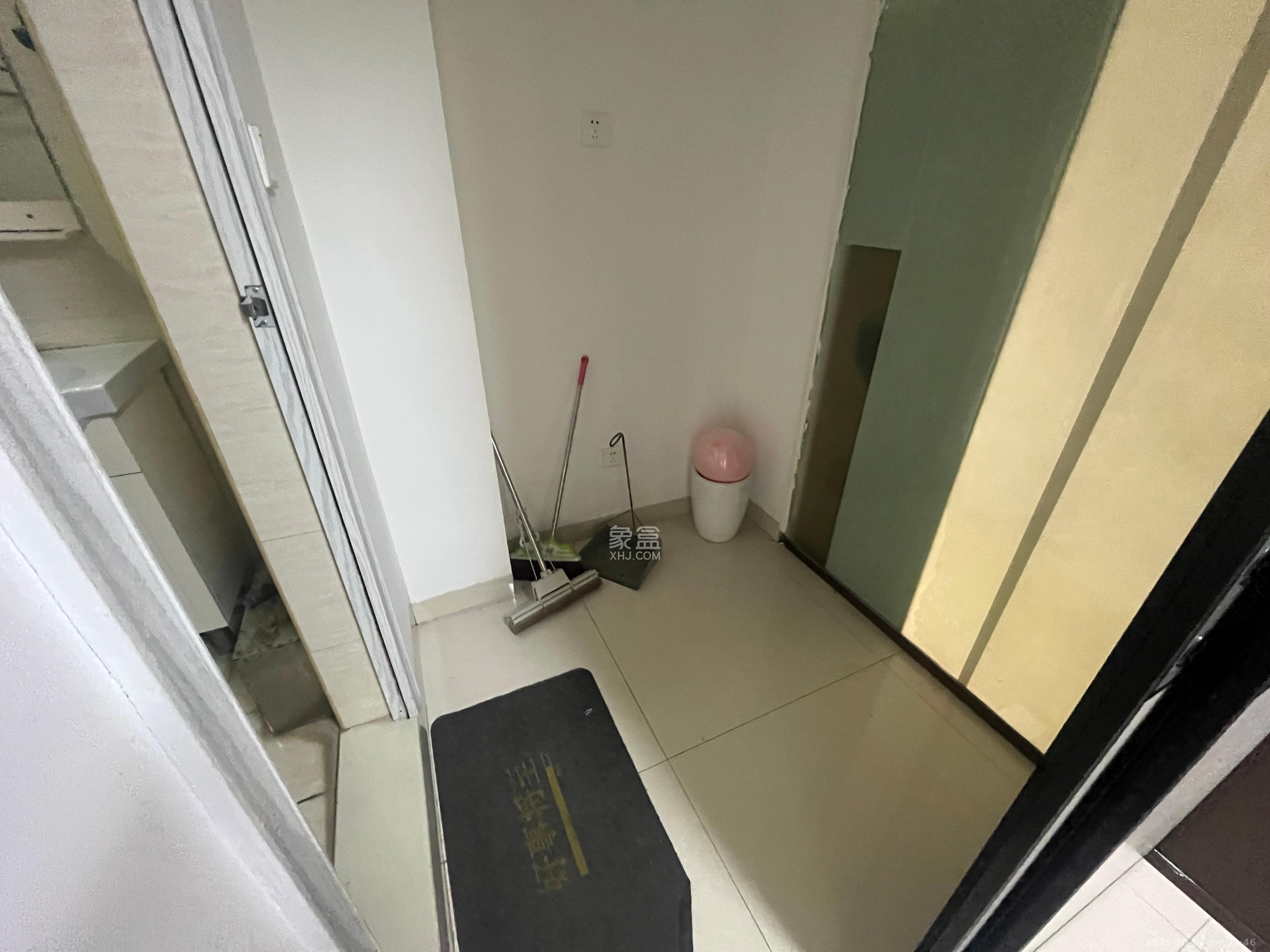 锦泰东环国际  1室1厅1卫    3500.0元/月室内图