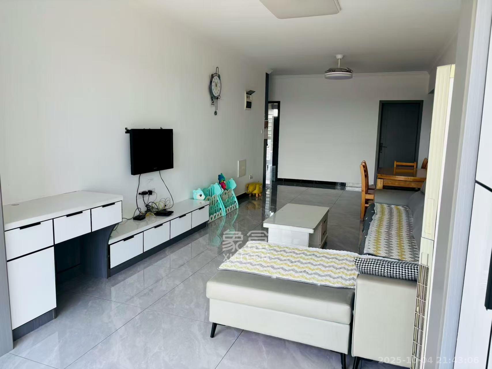 谷峰安置小区(惟德园) 3室2厅2卫 2600.0元/月 谷峰安置小区(惟德园) 3室2厅2卫 2600.0元/月室内图