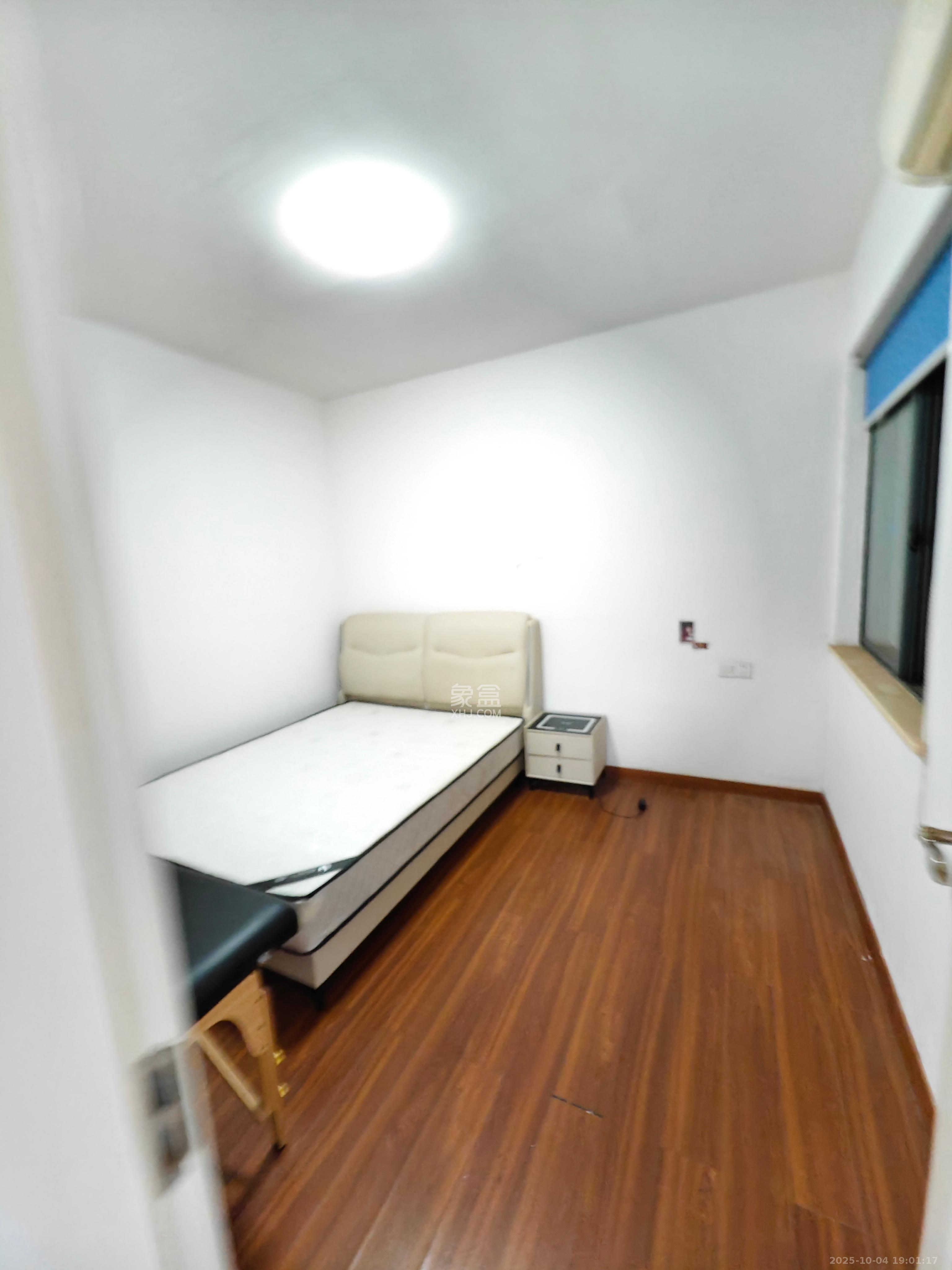 辉宏橄榄城  3室2厅1卫    1700.0元/月 辉宏橄榄城  3室2厅1卫    1700.0元/月室内图