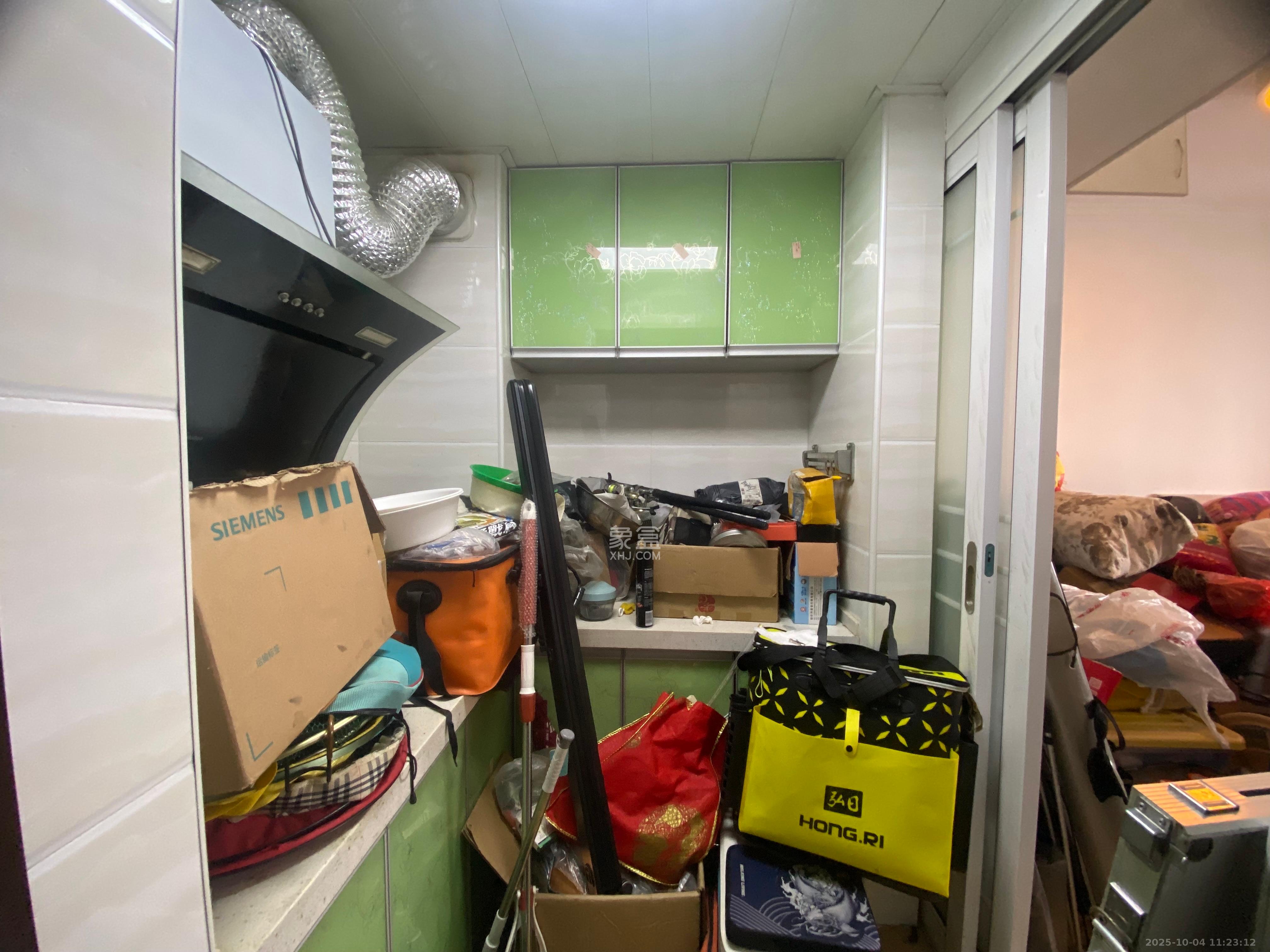 松雅轩(埃克斯社区)  1室1厅1卫    900.0元/月 松雅轩(埃克斯社区)  1室1厅1卫    900.0元/月