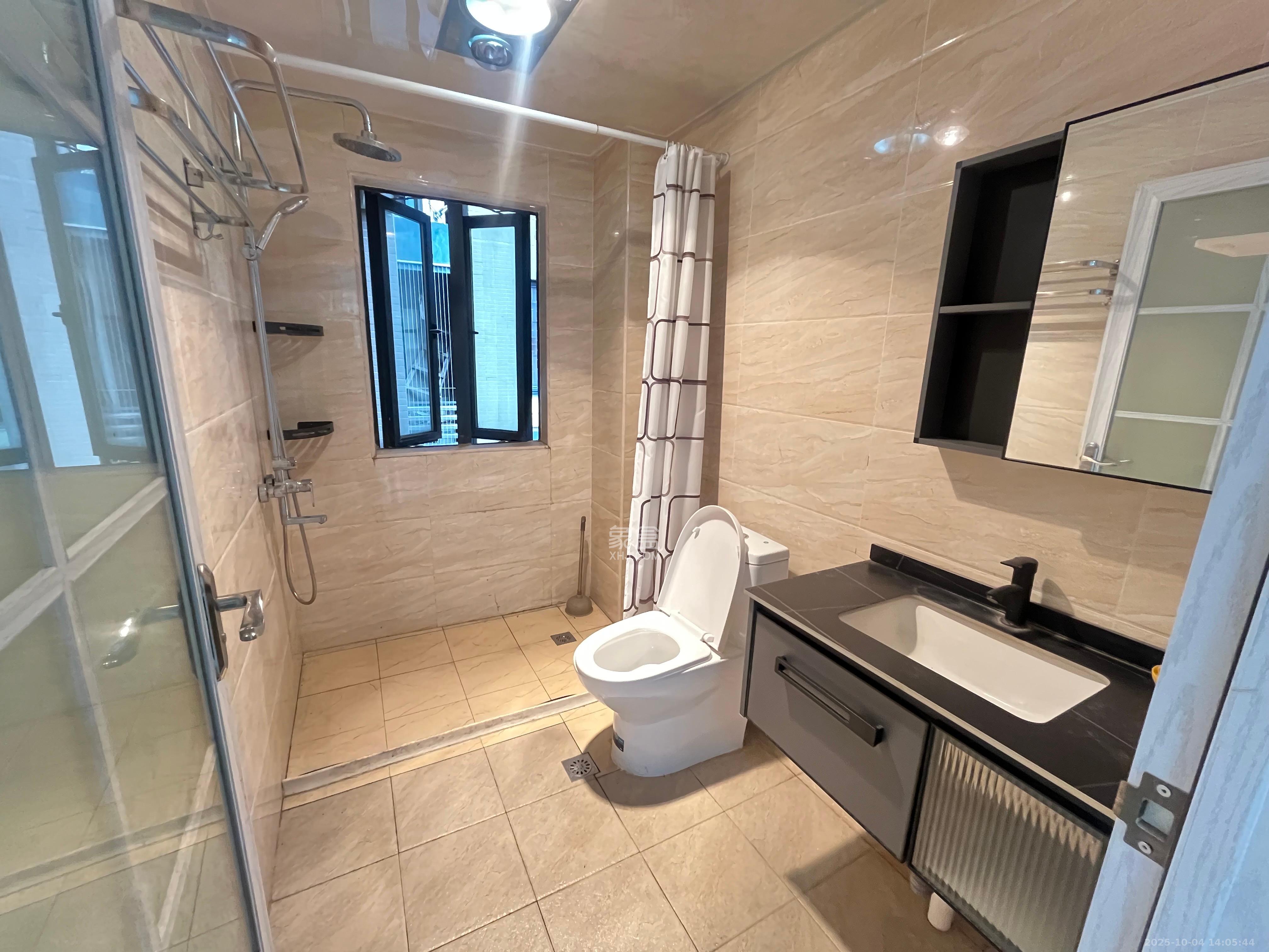 长房天翼未来城  3室2厅1卫    3200.0元/月 长房天翼未来城  3室2厅1卫    3200.0元/月室内图