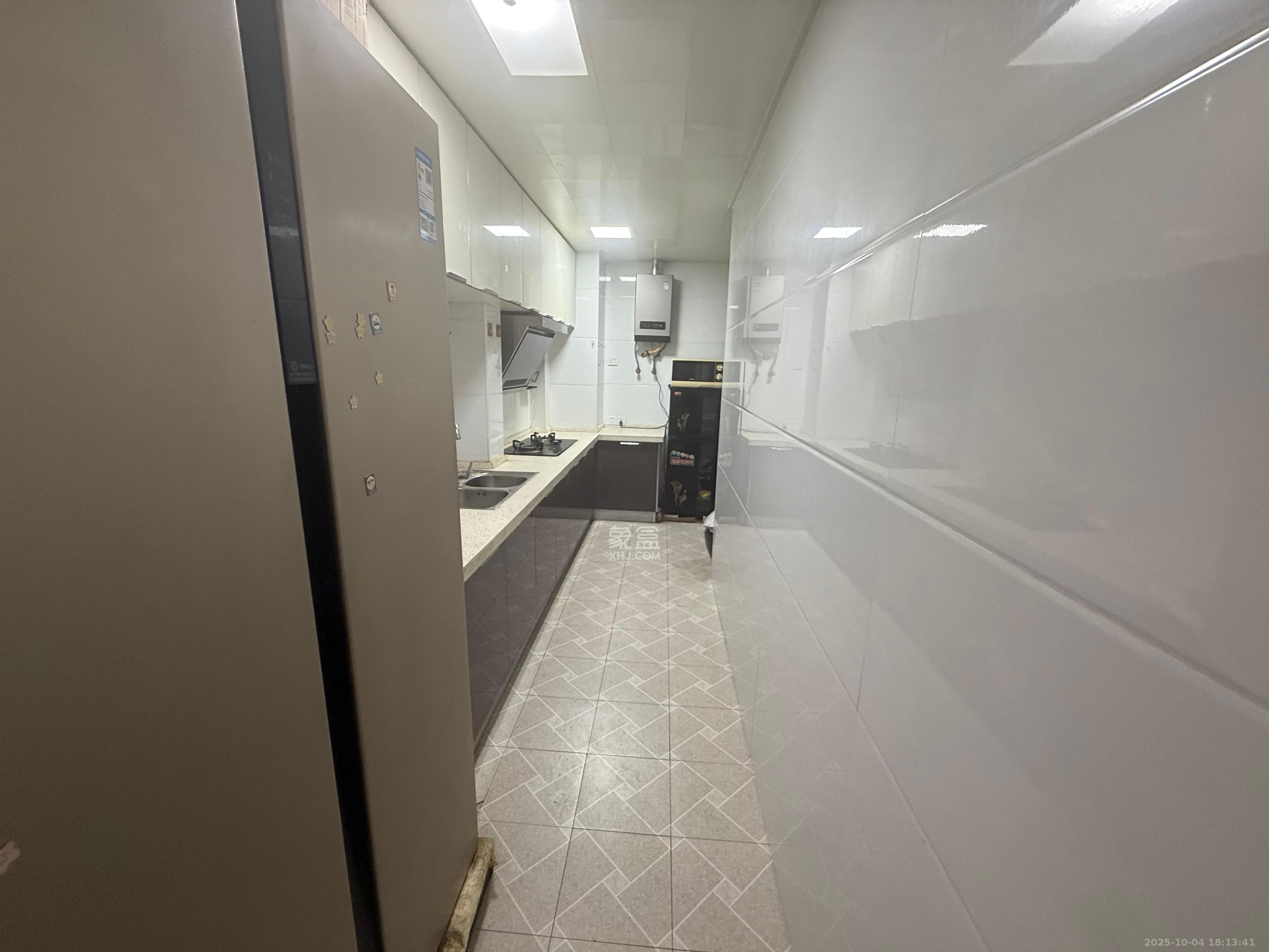 欧莱雅郡  1室2厅1卫    2000.0元/月 欧莱雅郡  1室2厅1卫    2000.0元/月室内图