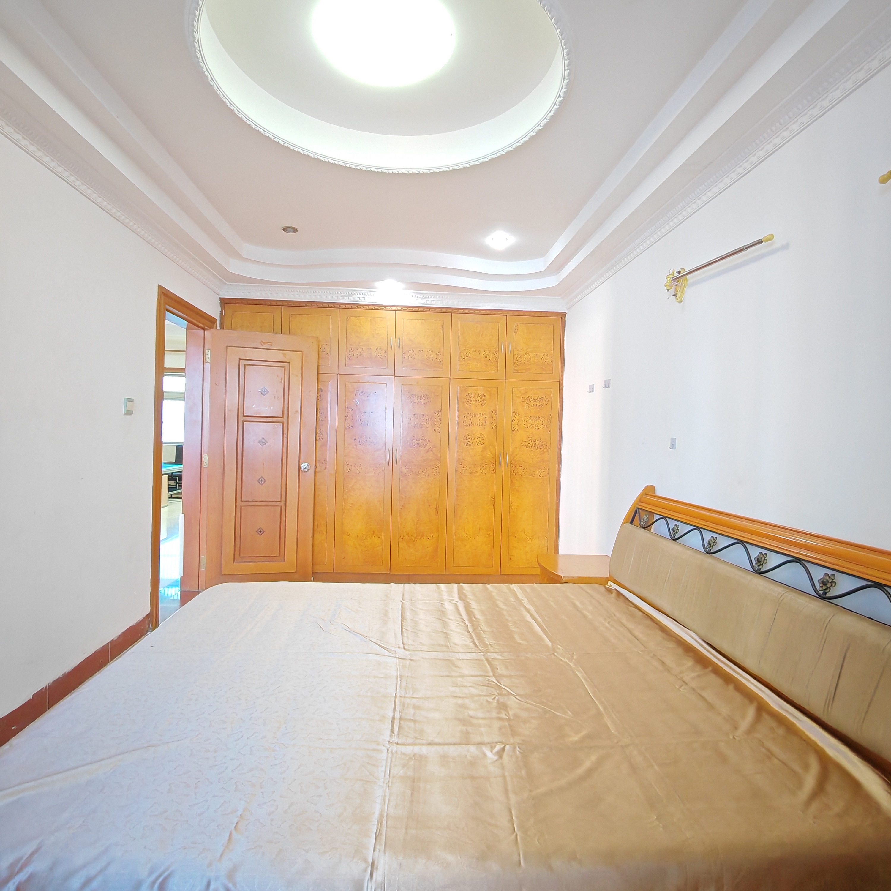 琼山交警大楼 3室2厅2卫 2000.00元/月 琼山交警大楼 3室2厅2卫 2000.00元/月室内图