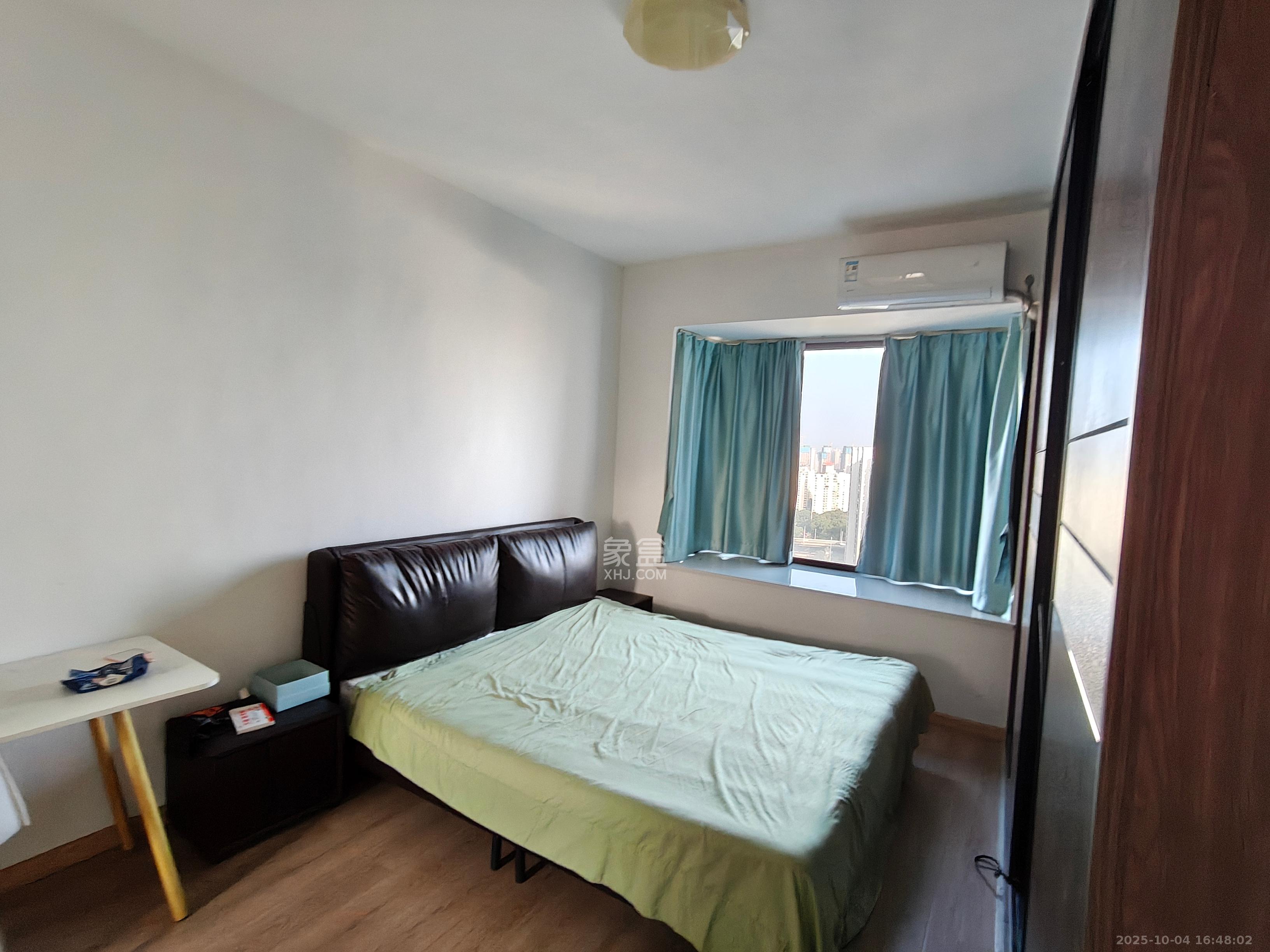 保利大都汇一期、二期  4室1厅2卫    3300.0元/月室内图