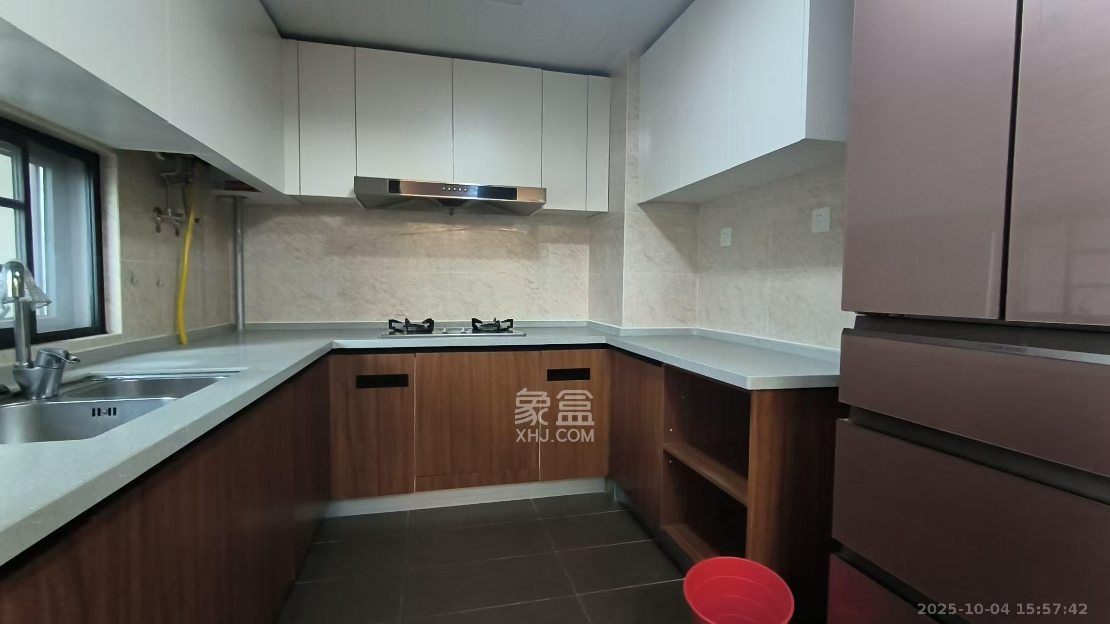 万科魅力之城  4室2厅2卫    3000.0元/月室内图