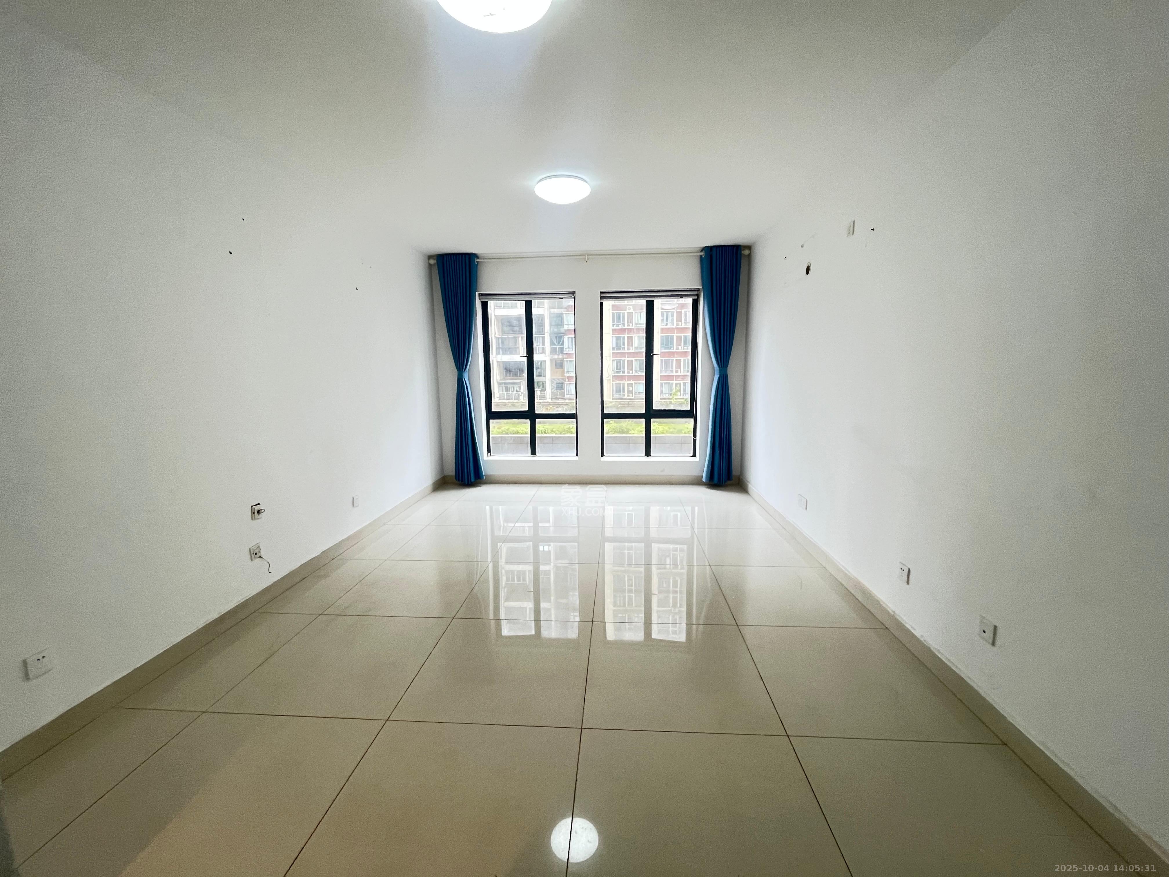 长房天翼未来城  3室2厅1卫    3200.0元/月 长房天翼未来城  3室2厅1卫    3200.0元/月室内图